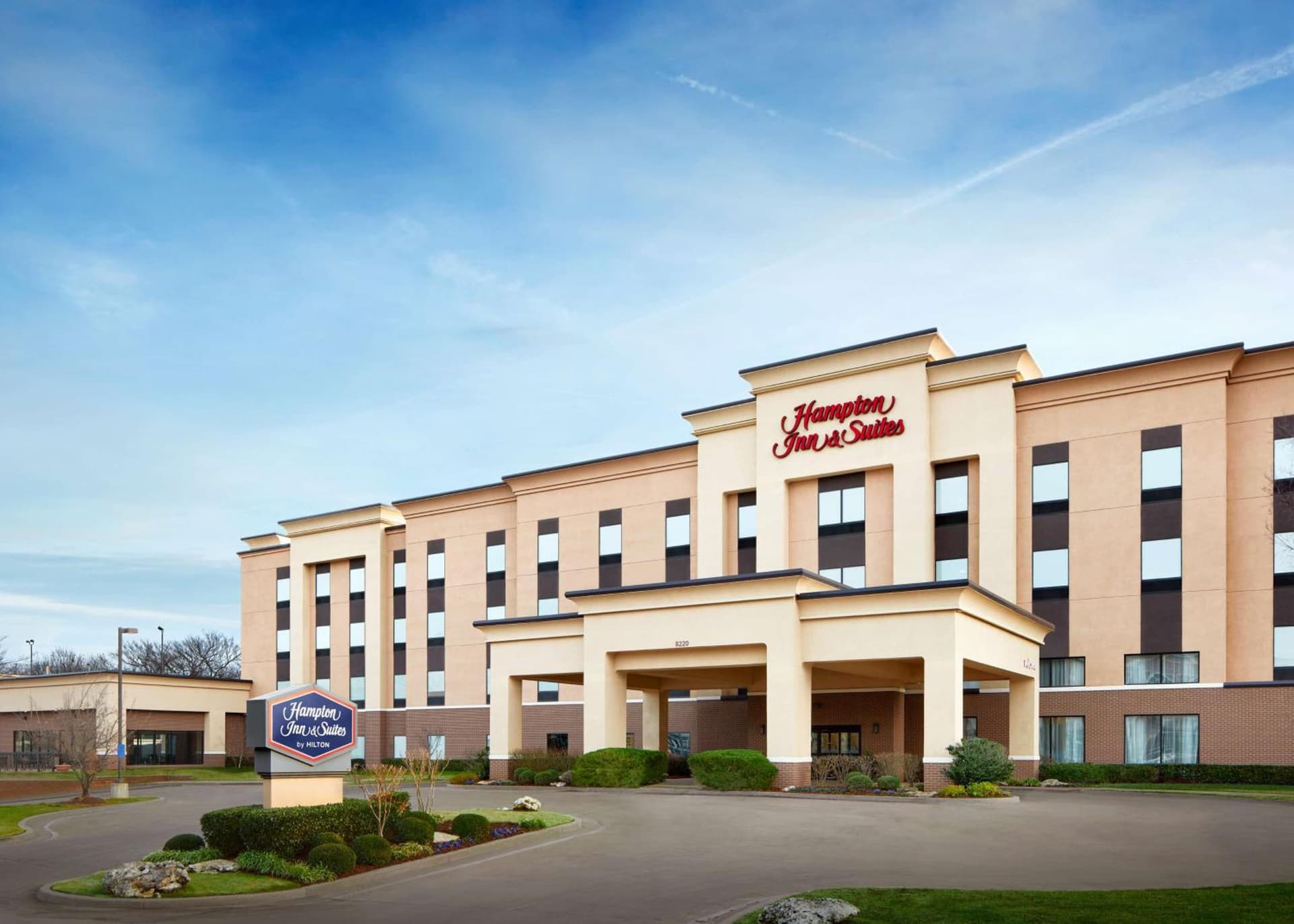 Hampton Inn & Suites Tulsa South Bixby featured exterior or lobby in Tulsa, OK — similar hotel