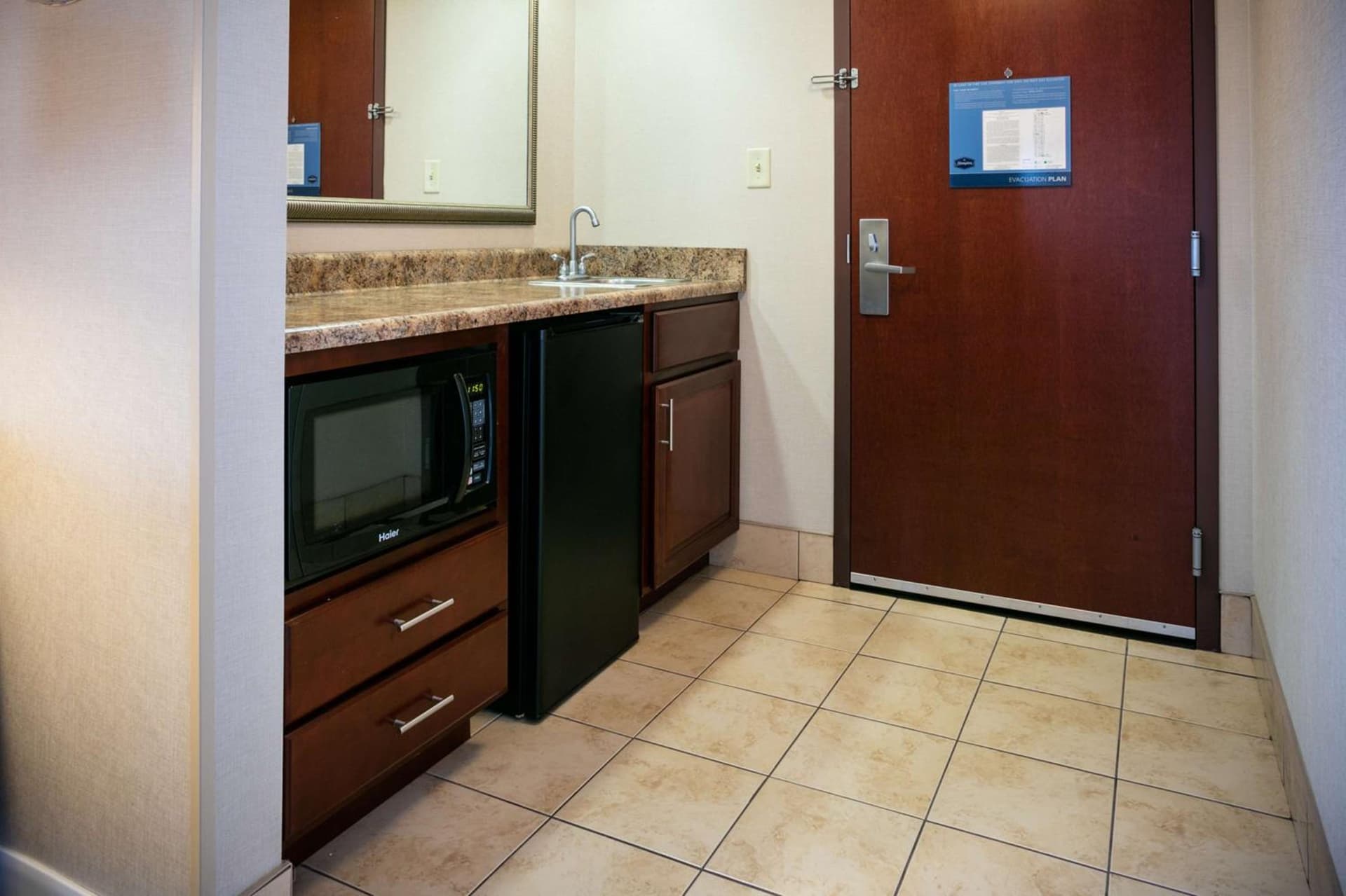 Hampton Inn & Suites Toledo-Perrysburg gallery photo in Rossford, OH — image 10