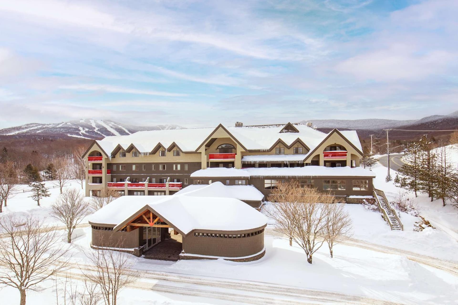 Killington Mountain Lodge, Tapestry Collection by Hilton featured exterior or lobby in Killington, VT — similar hotel