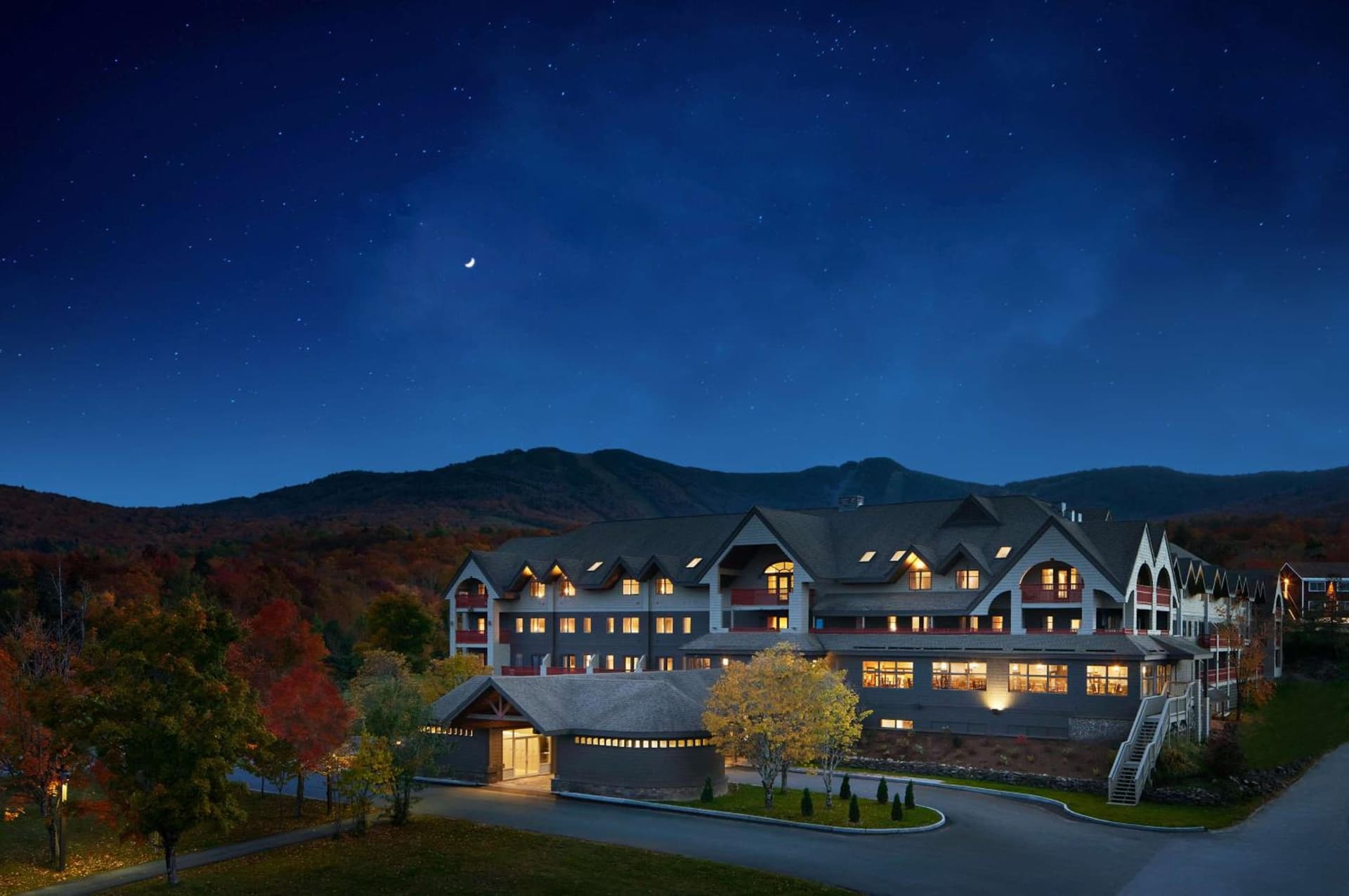 Killington Mountain Lodge, Tapestry Collection by Hilton property views in Killington, VT — gallery photo 3