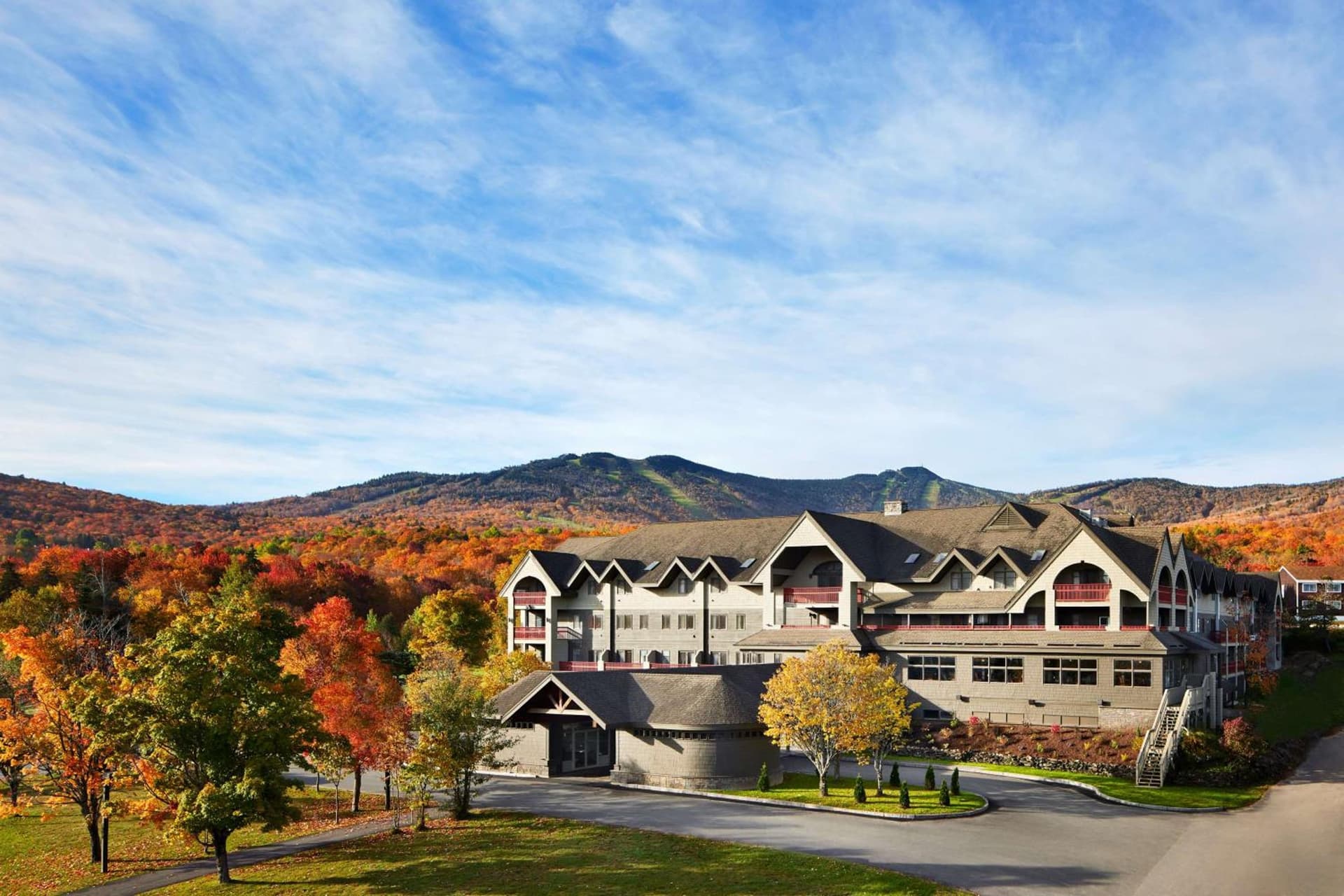 Killington Mountain Lodge, Tapestry Collection by Hilton interior in Killington, VT — gallery photo 2