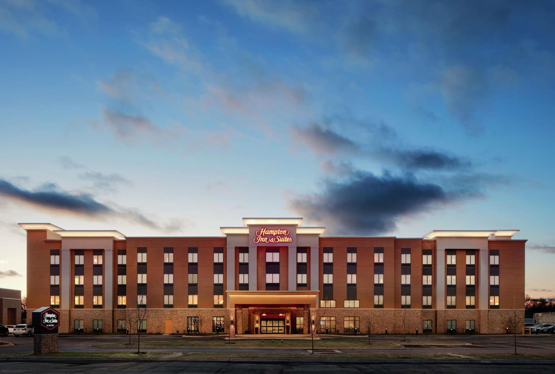Hampton Inn & Suites Chicago/Waukegan interior in Waukegan, IL — gallery photo 2