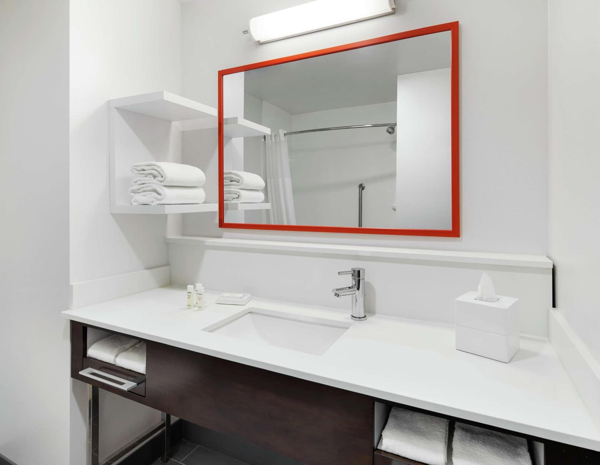 Hampton Inn & Suites Chicago/Waukegan gallery photo in Waukegan, IL — image 19
