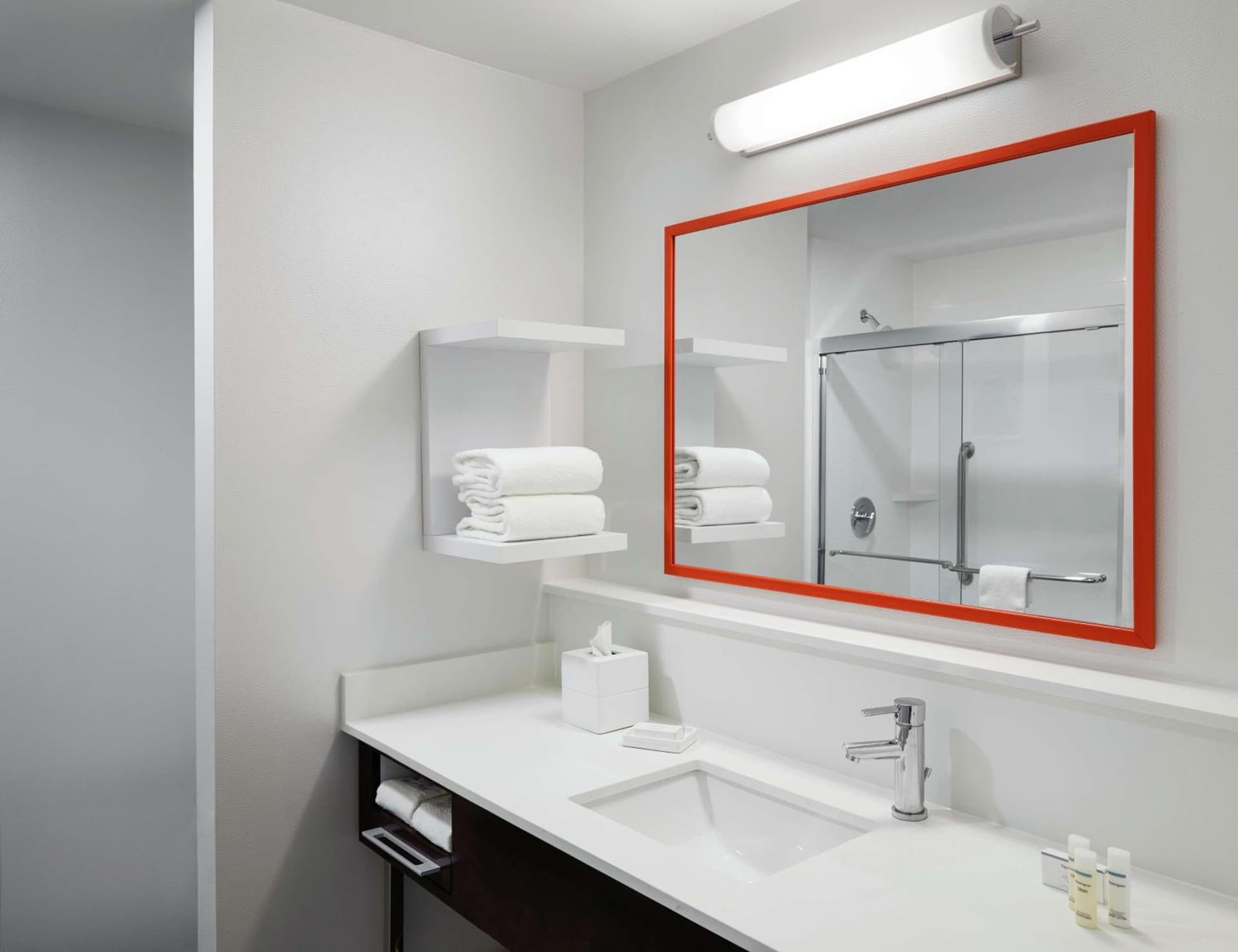 Hampton Inn & Suites Chicago/Waukegan gallery photo in Waukegan, IL — image 9