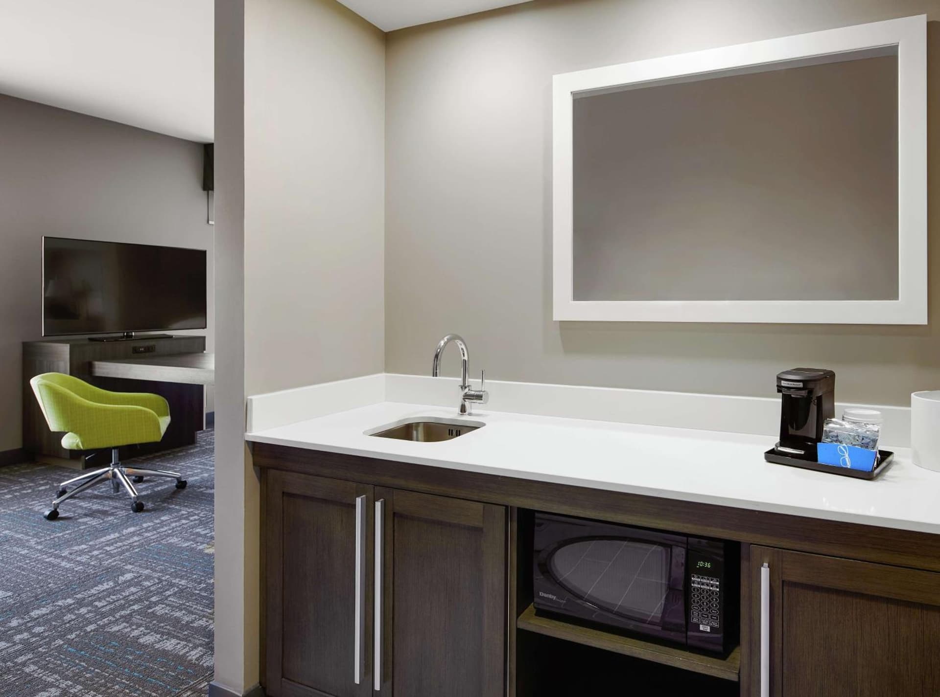 Hampton Inn & Suites Chicago/Waukegan gallery photo in Waukegan, IL — image 36