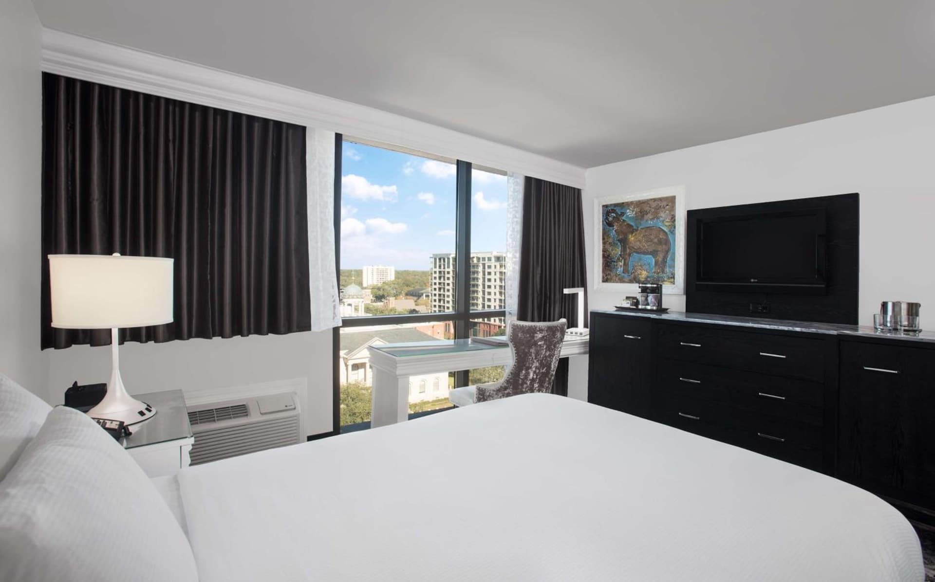 DoubleTree by Hilton Hotel Tallahassee interior in Tallahassee, FL — gallery photo 2