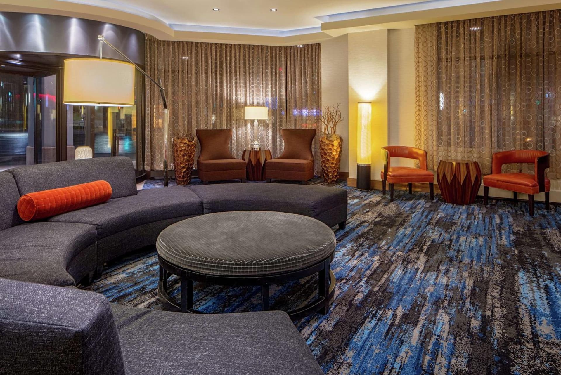 DoubleTree Suites by Hilton Minneapolis Downtown gallery photo in Minneapolis, MN — image 8