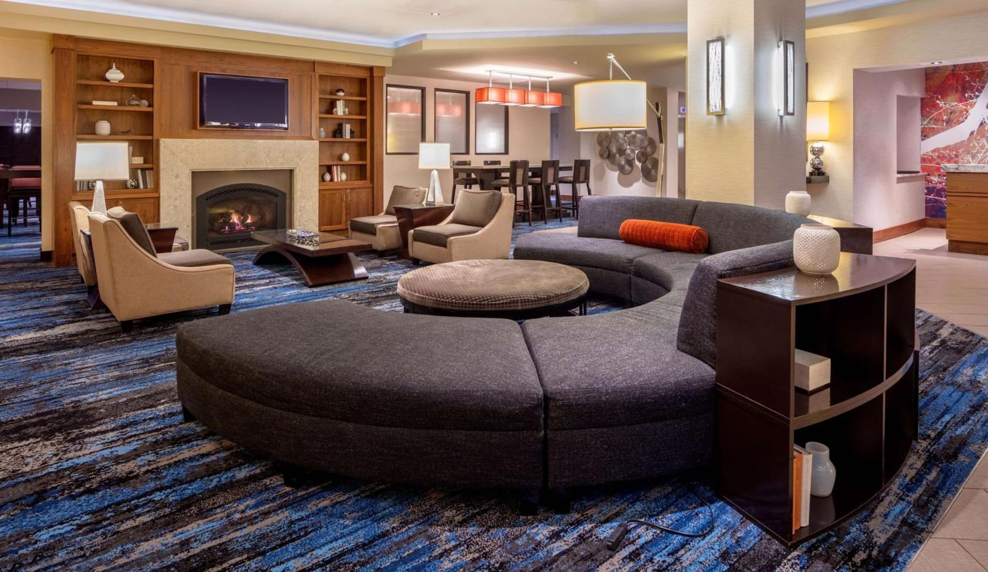 DoubleTree Suites by Hilton Minneapolis Downtown gallery photo in Minneapolis, MN — image 11