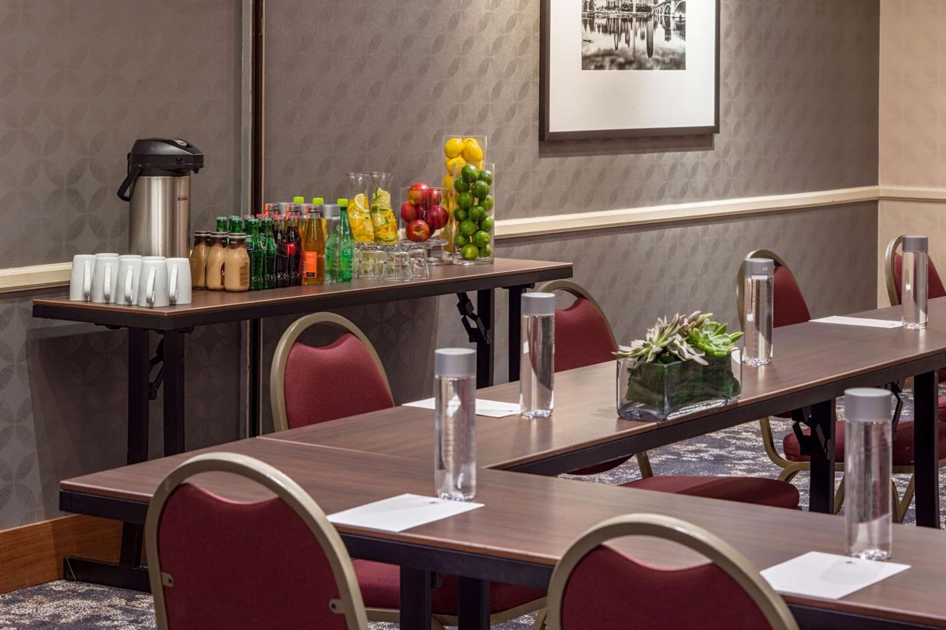DoubleTree Suites by Hilton Minneapolis Downtown property views in Minneapolis, MN — gallery photo 3