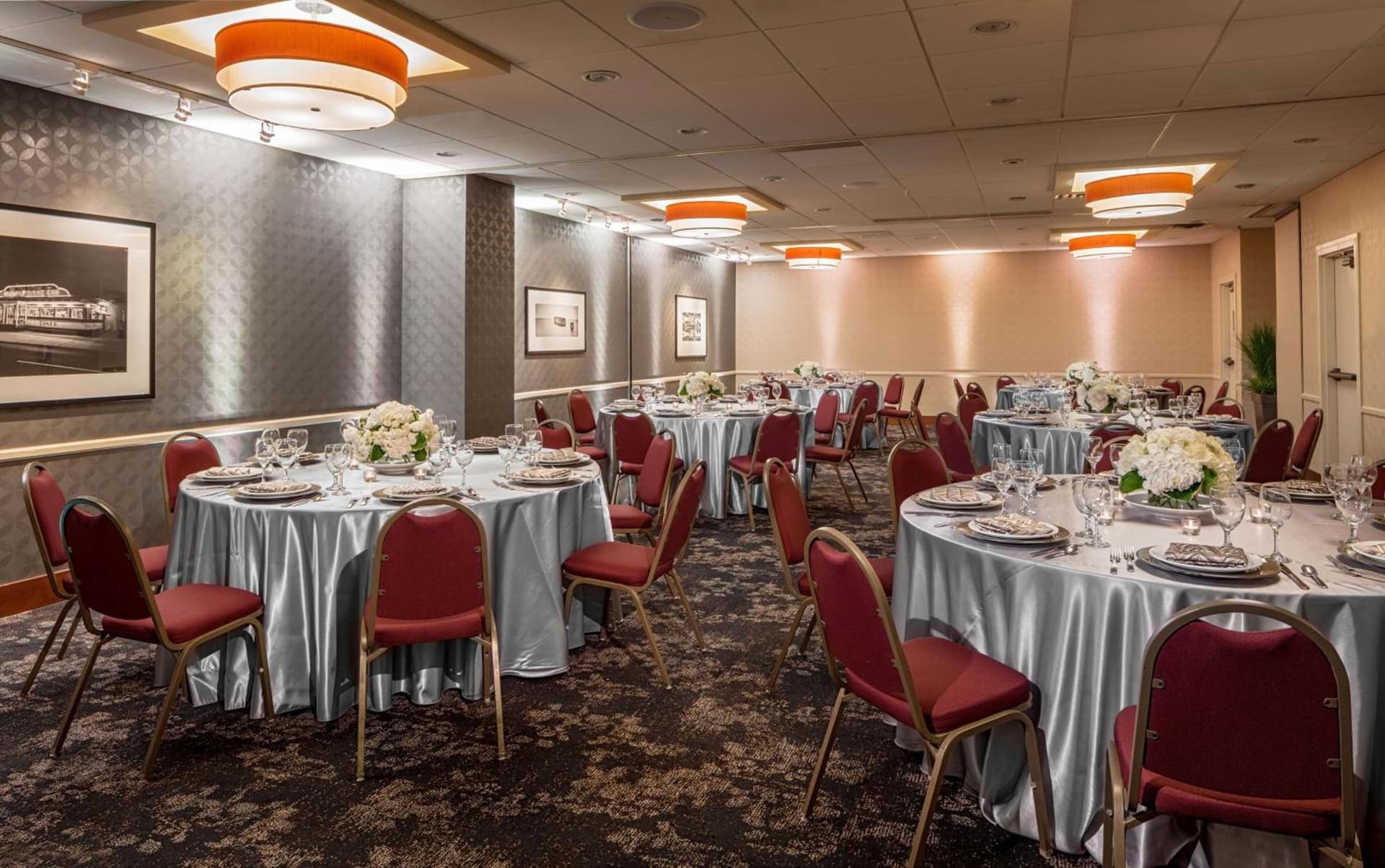 DoubleTree Suites by Hilton Minneapolis Downtown gallery photo in Minneapolis, MN — image 34