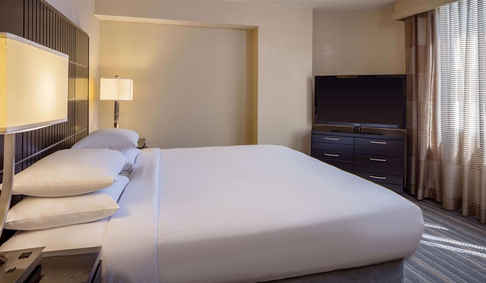 DoubleTree Suites by Hilton Minneapolis Downtown gallery photo in Minneapolis, MN — image 26