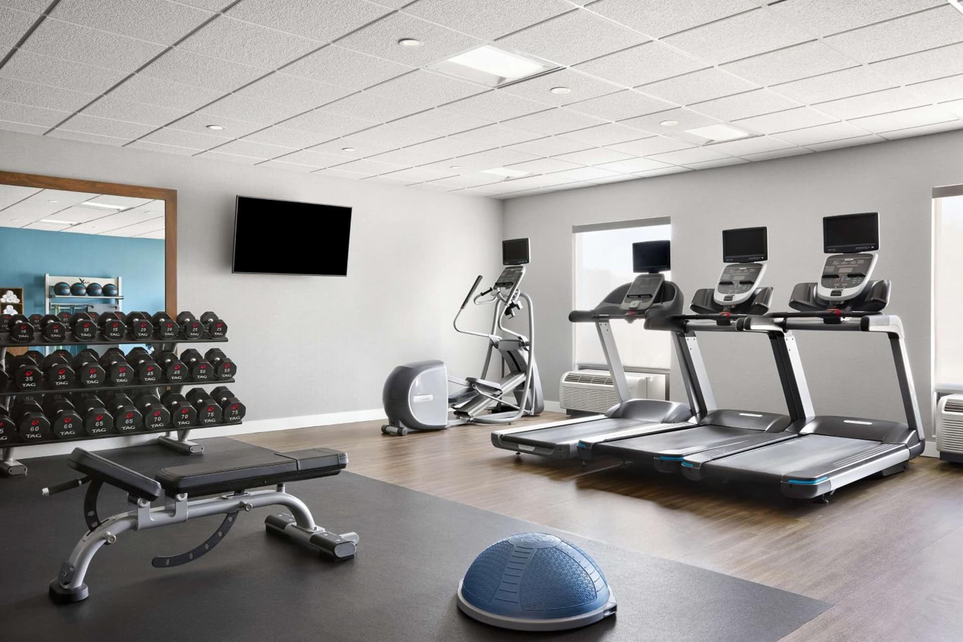 Hampton Inn & Suites West Haven gallery photo in West Haven, CT — image 26
