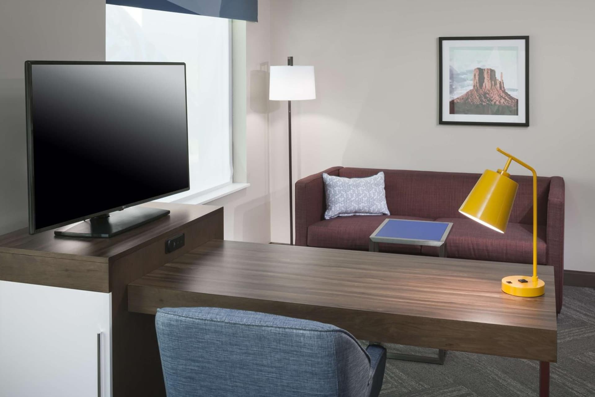Hampton Inn & Suites Phoenix Downtown interior in Phoenix, AZ — gallery photo 2