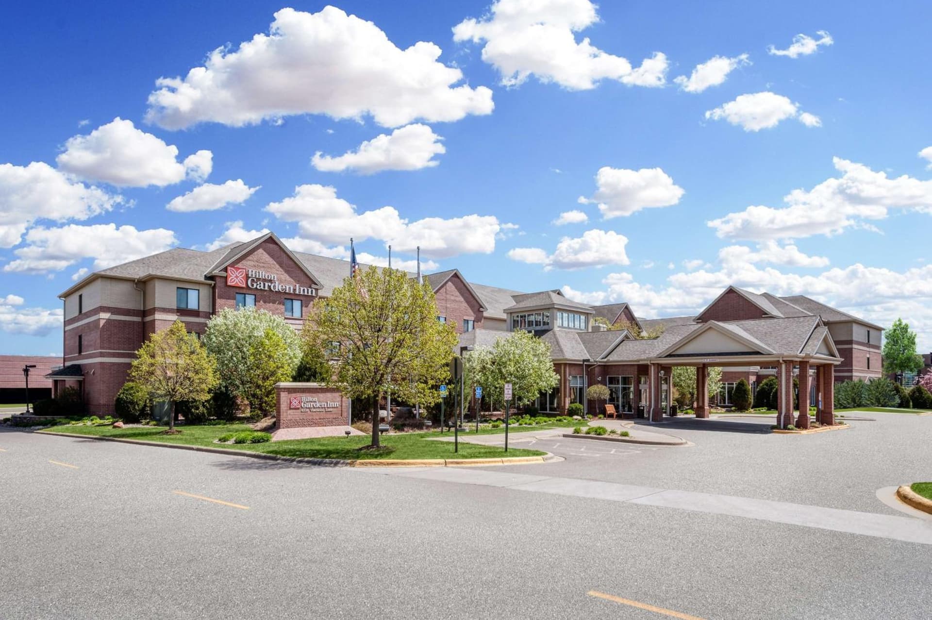 Hilton Garden Inn Minneapolis Maple Grove featured exterior or lobby in Maple Grove, MN — similar hotel