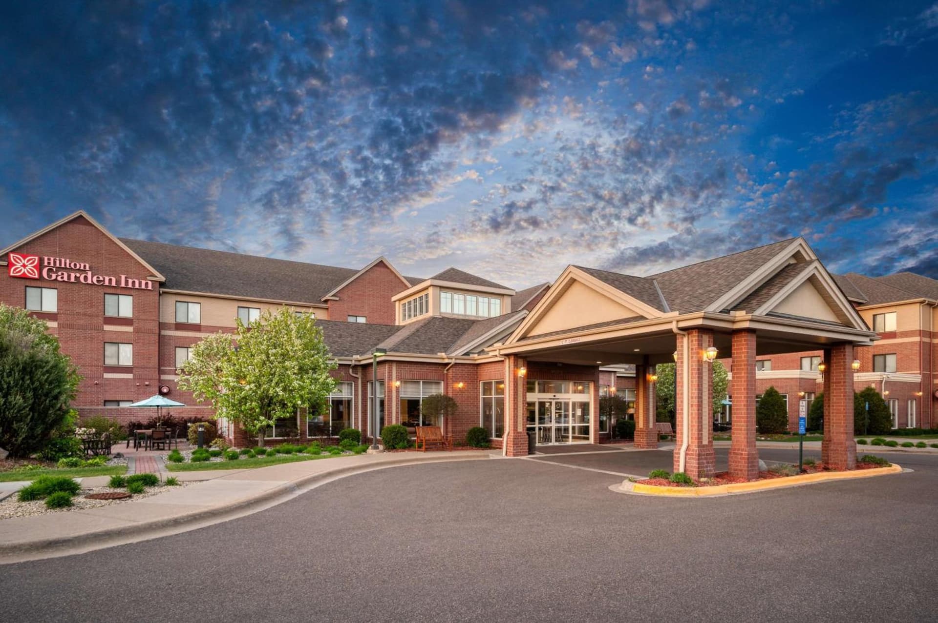 Hilton Garden Inn Minneapolis Maple Grove interior in Maple Grove, MN — gallery photo 2