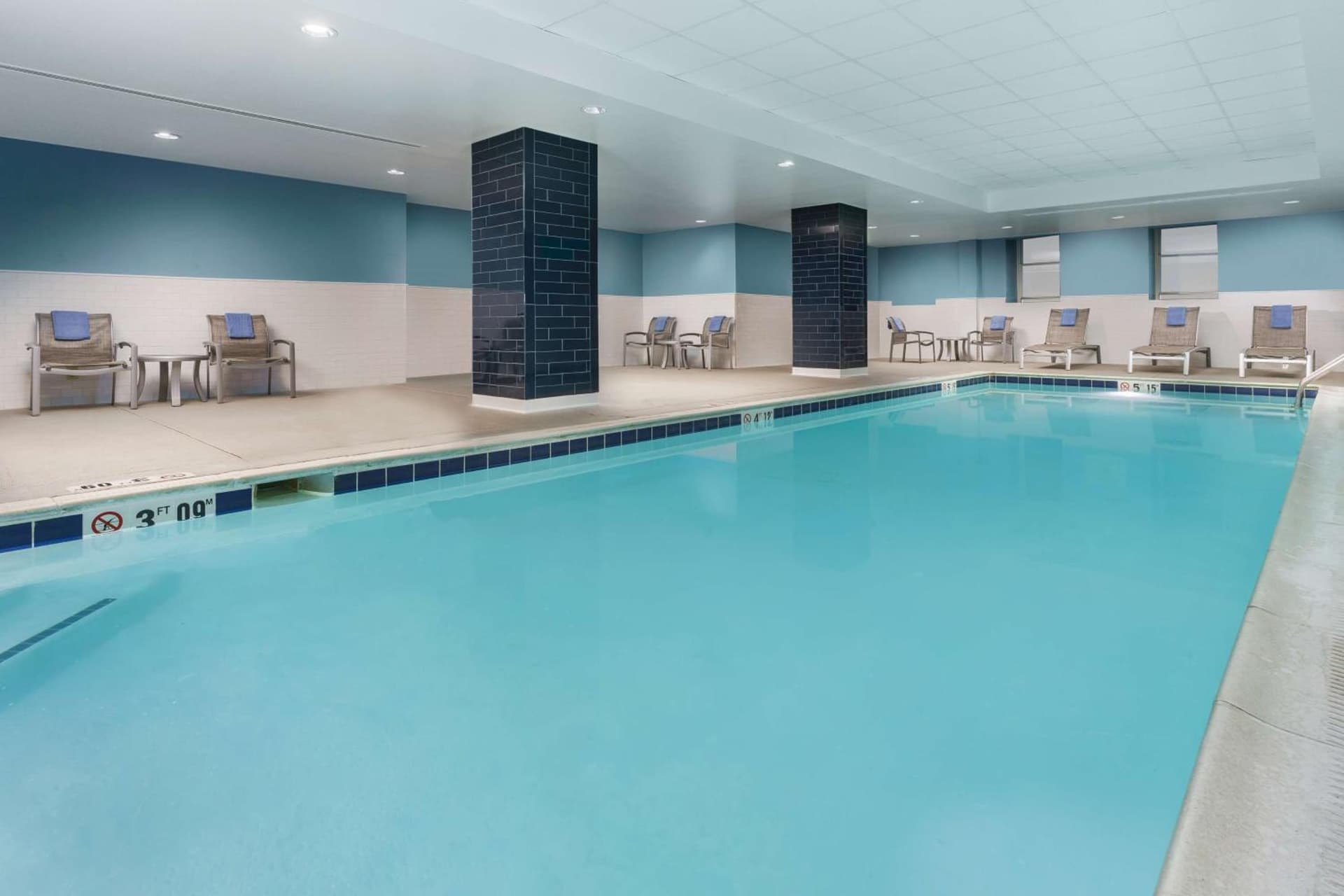 Hampton Inn & Suites Baltimore Inner Harbor gallery photo in Baltimore, MD — image 18