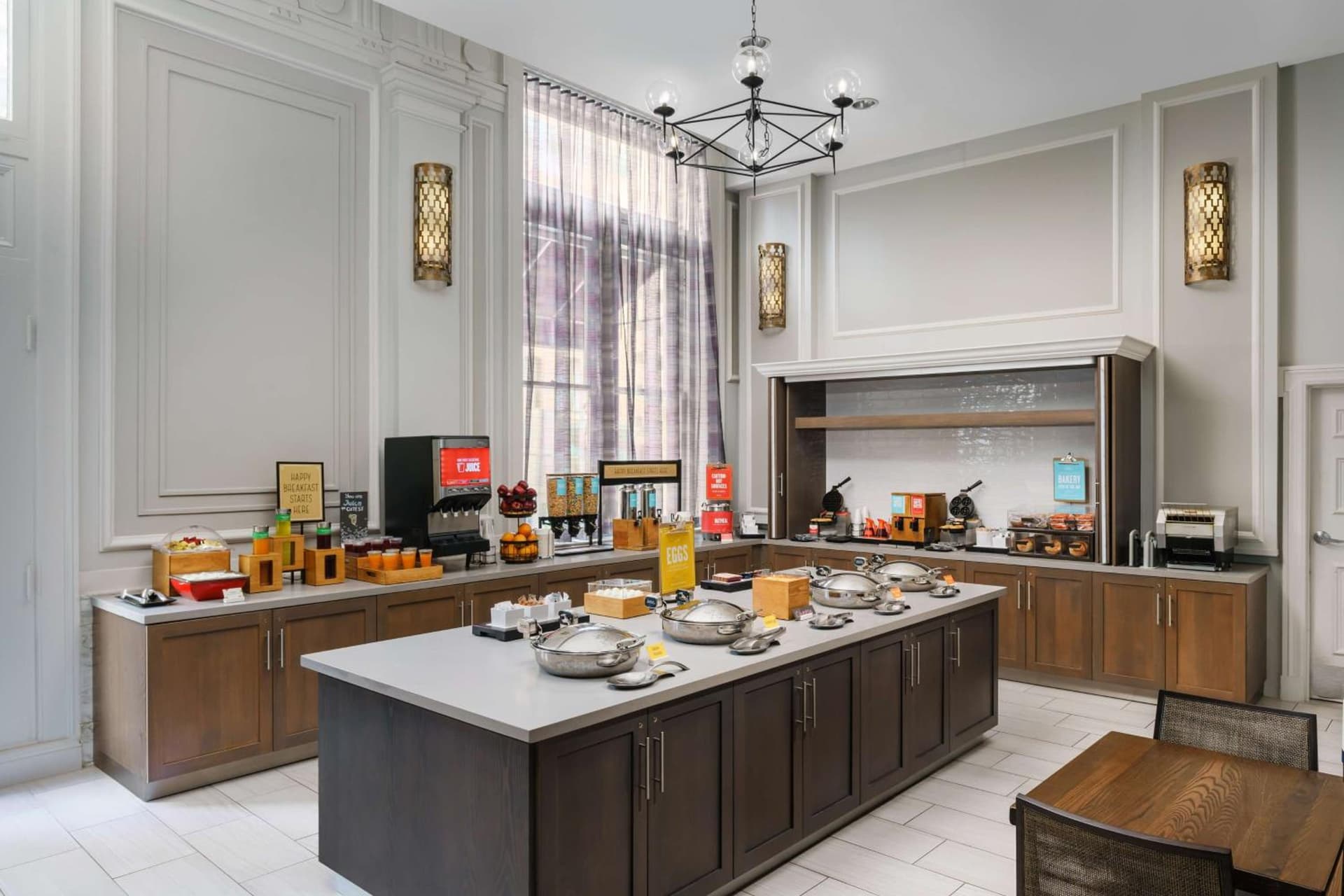 Hampton Inn & Suites Baltimore Inner Harbor gallery photo in Baltimore, MD — image 14