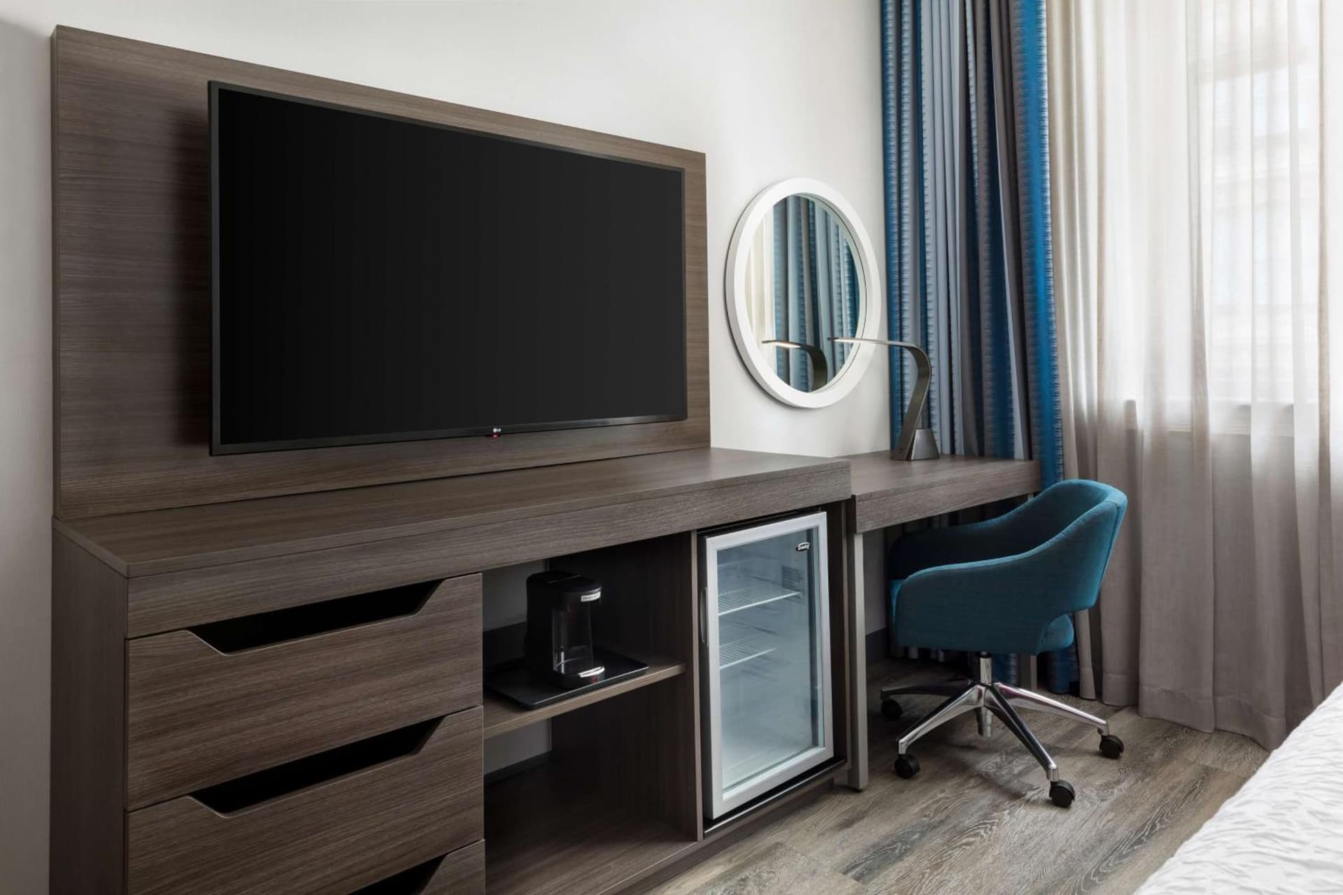 Hampton Inn & Suites Baltimore Inner Harbor gallery photo in Baltimore, MD — image 38