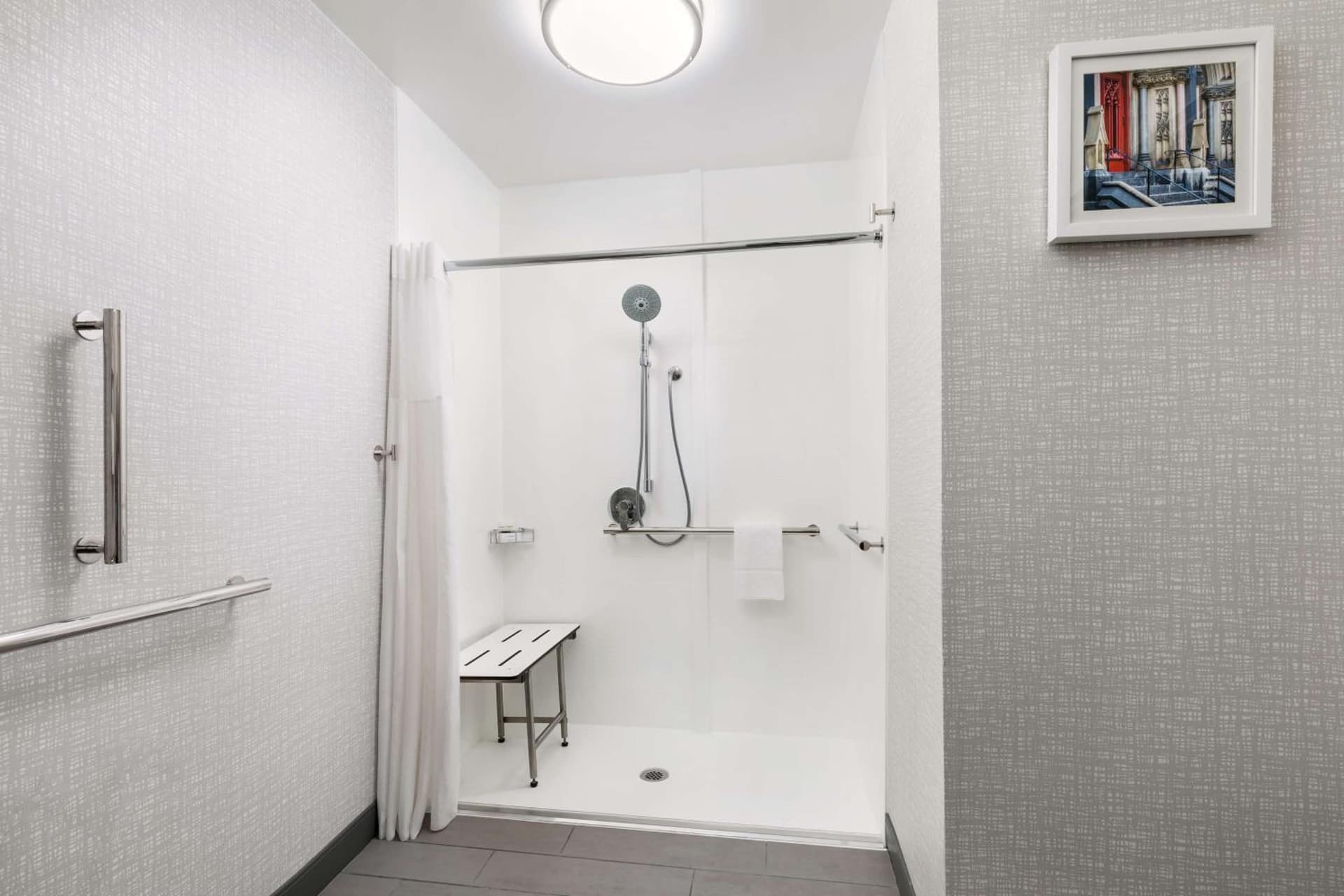 Hampton Inn & Suites Baltimore Inner Harbor gallery photo in Baltimore, MD — image 40