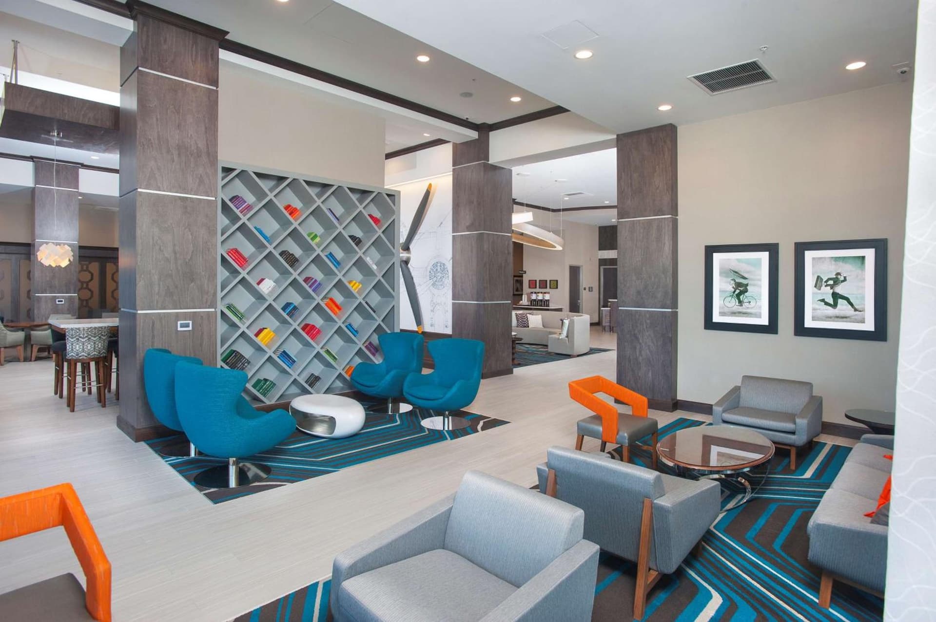 Hampton Inn & Suites LAX El Segundo interior in El Segundo, CA — gallery photo 2