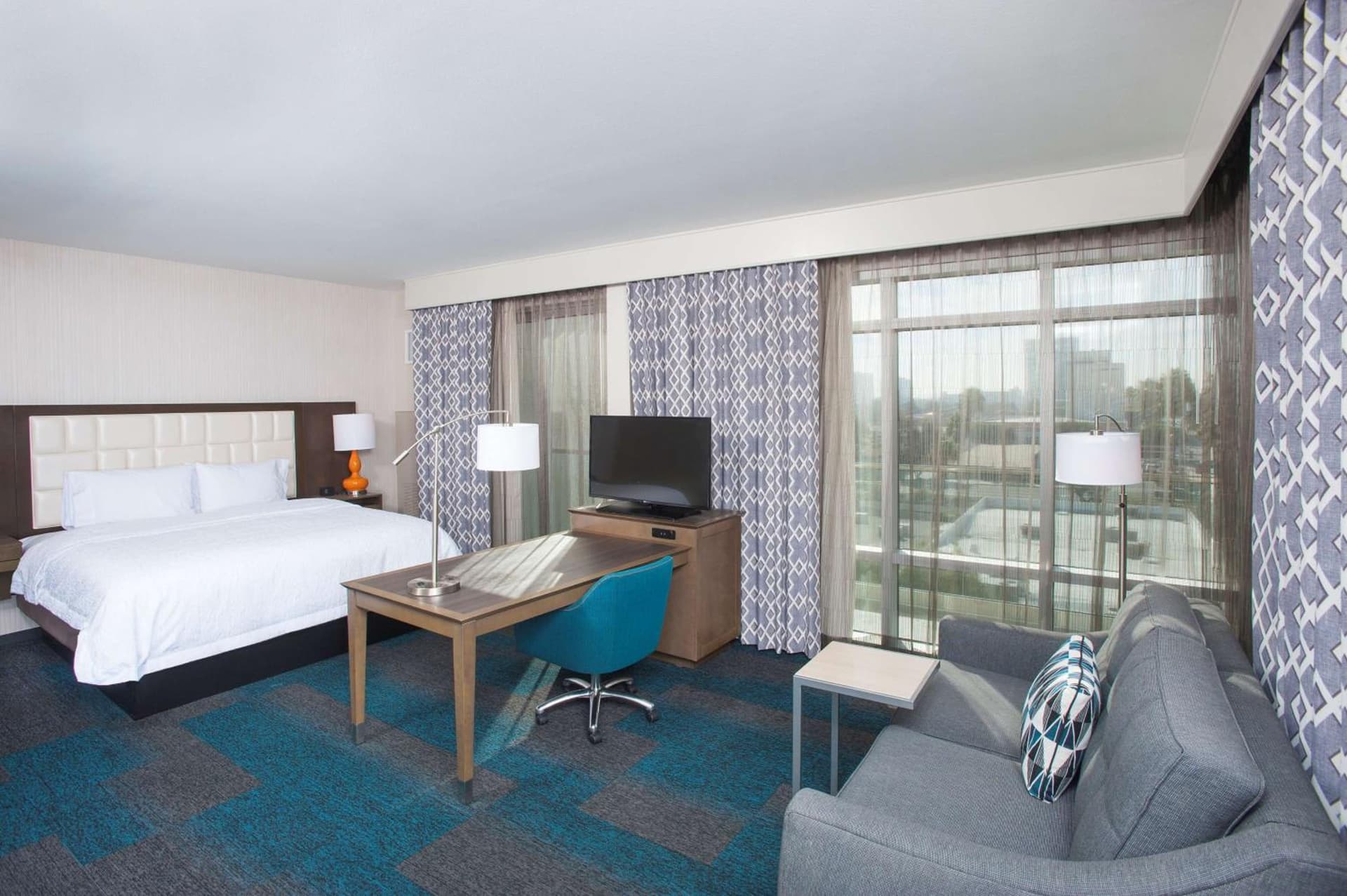 Hampton Inn & Suites LAX El Segundo gallery photo in El Segundo, CA — image 4