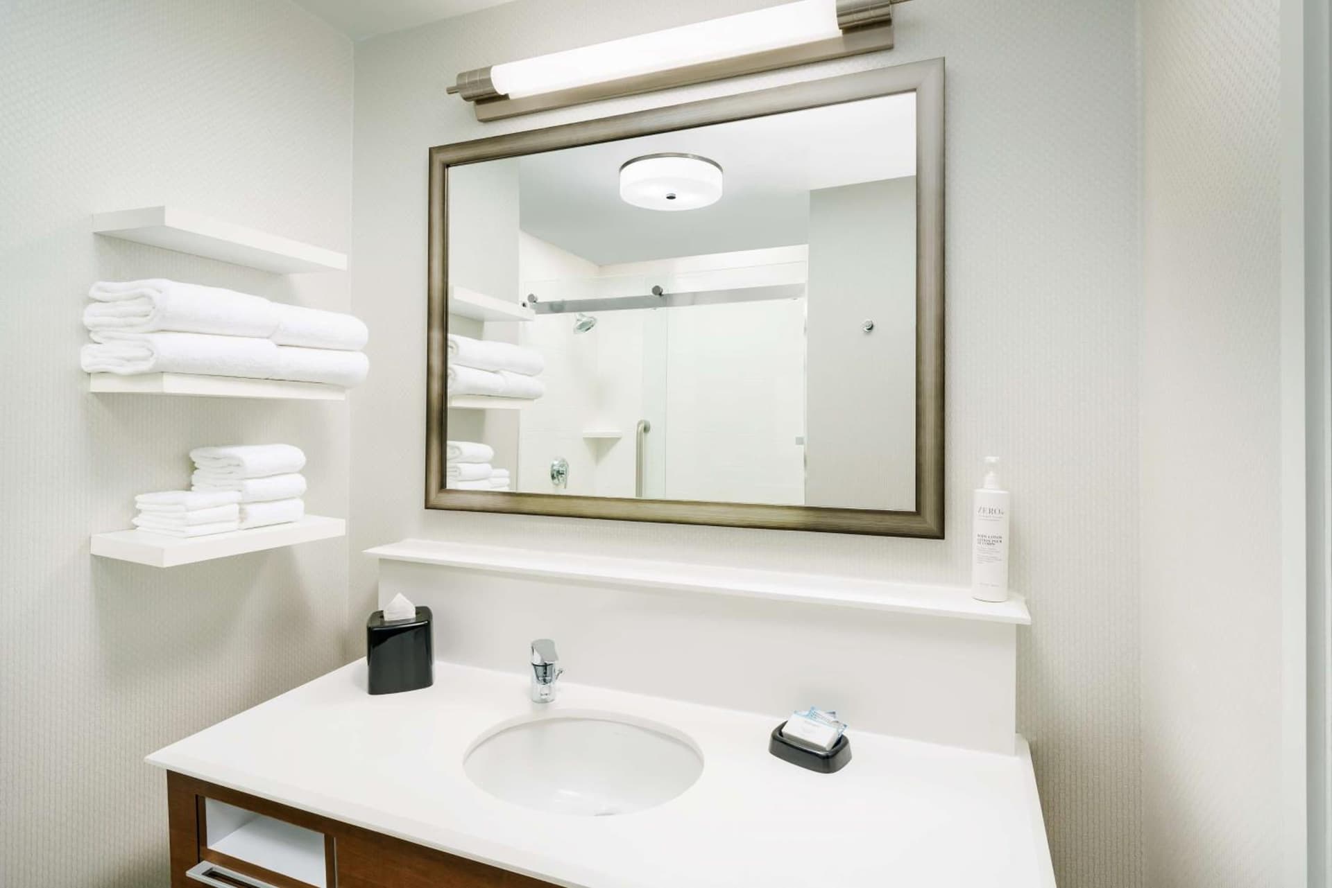 Hampton Inn & Suites LAX El Segundo gallery photo in El Segundo, CA — image 19