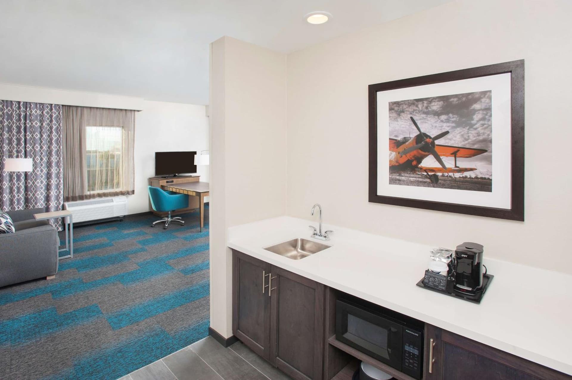 Hampton Inn & Suites LAX El Segundo gallery photo in El Segundo, CA — image 16