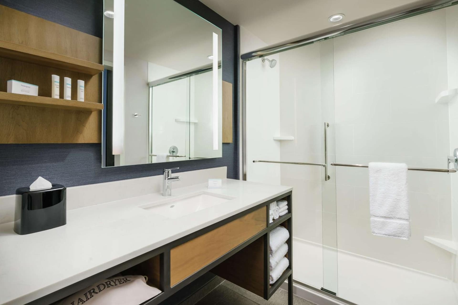 Hilton Garden Inn Sunnyvale property views in Sunnyvale, CA — gallery photo 3