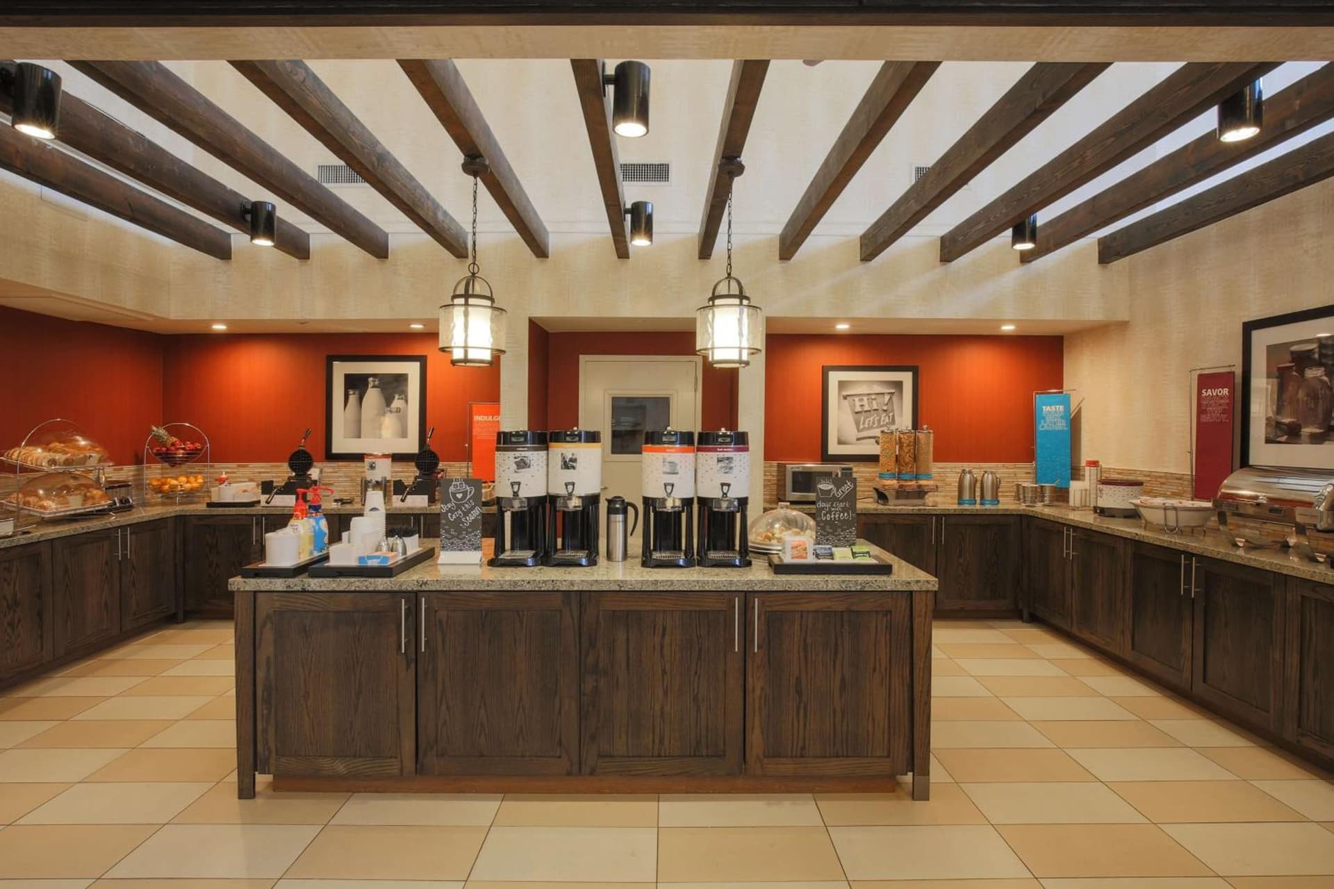 Hampton Inn & Suites Camarillo gallery photo in Camarillo, CA — image 4