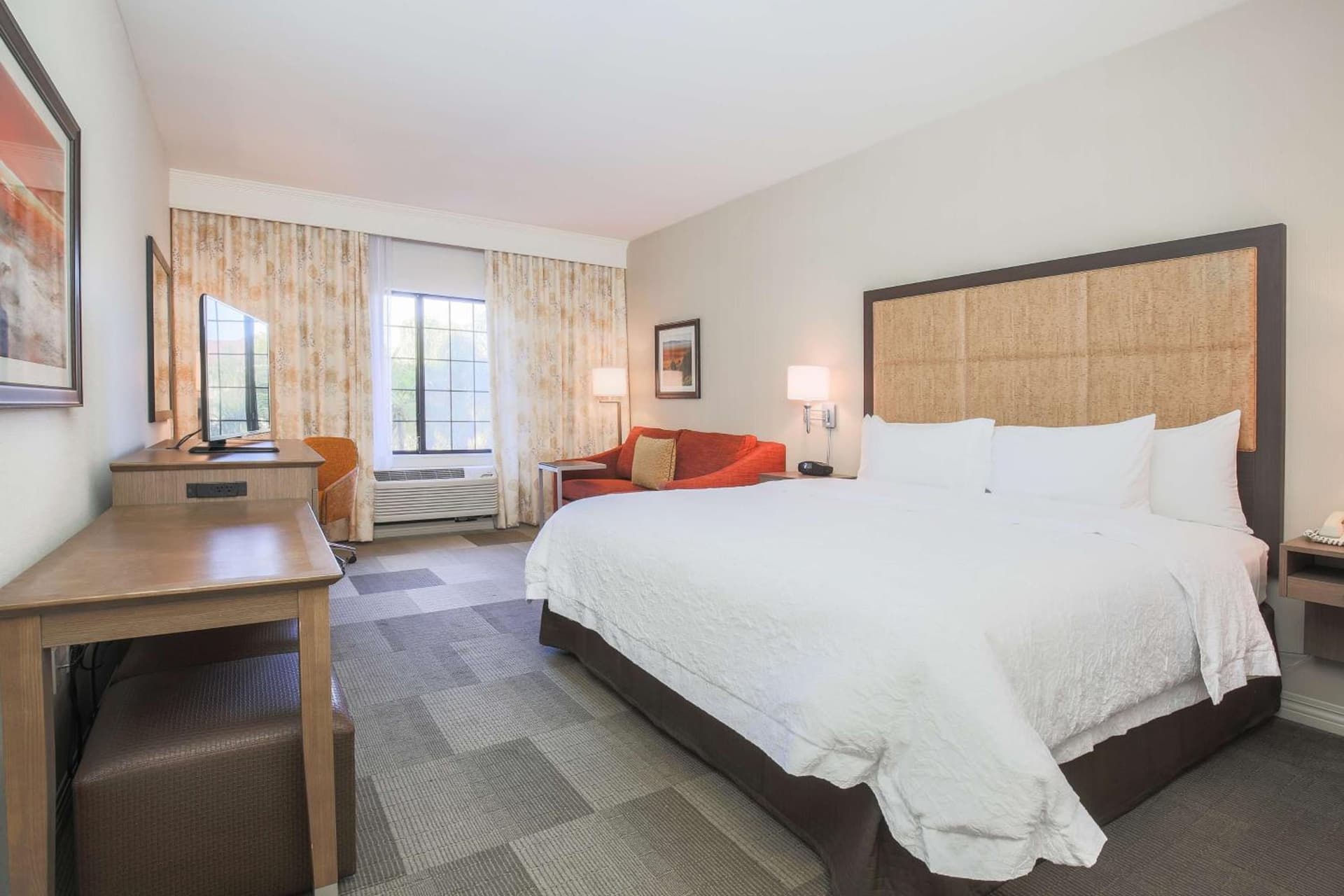 Hampton Inn & Suites Camarillo gallery photo in Camarillo, CA — image 24