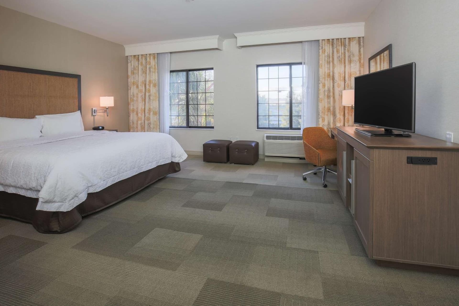 Hampton Inn & Suites Camarillo gallery photo in Camarillo, CA — image 45