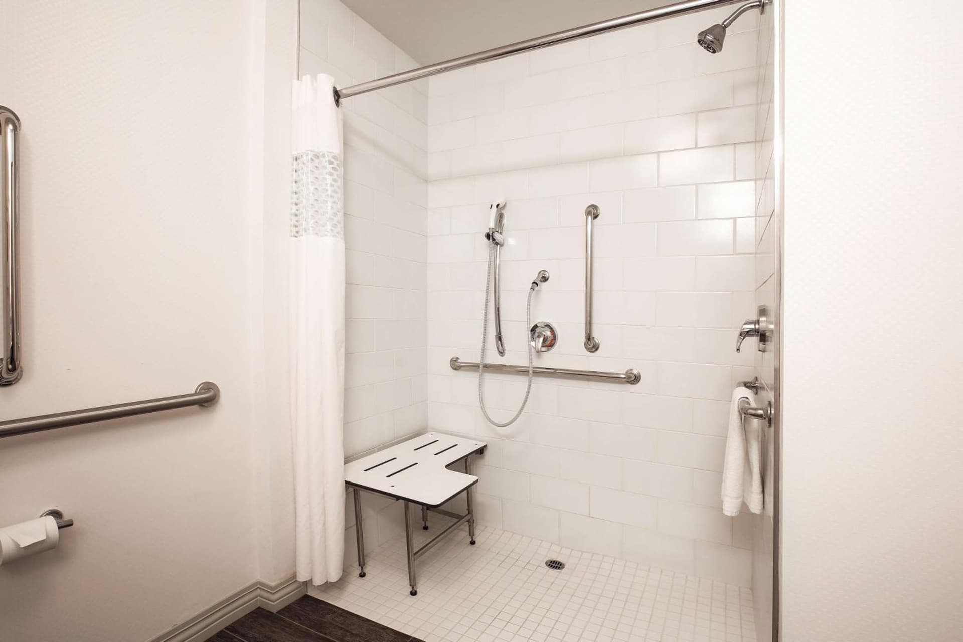 Hampton Inn & Suites Camarillo gallery photo in Camarillo, CA — image 7
