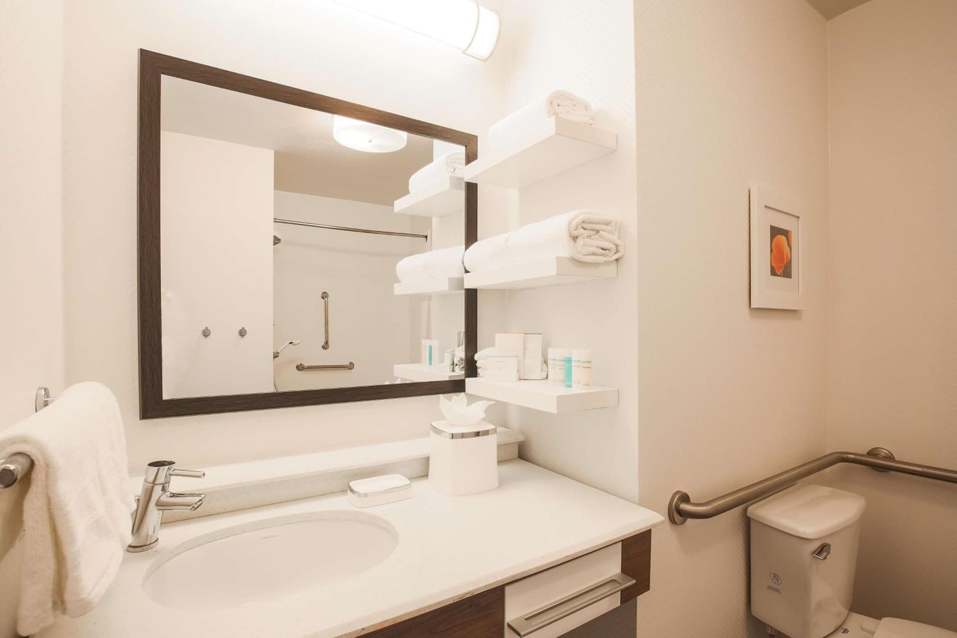 Hampton Inn & Suites Camarillo gallery photo in Camarillo, CA — image 32