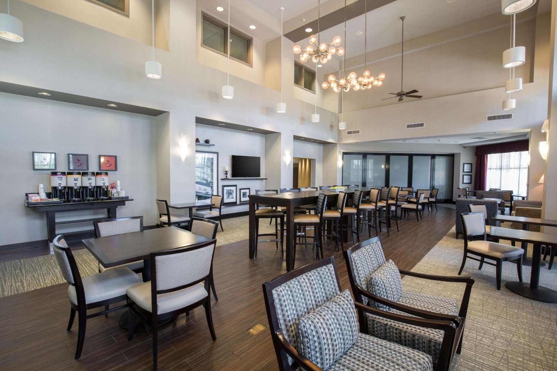 Hampton Inn & Suites San Diego-Poway property views in Poway, CA — gallery photo 3