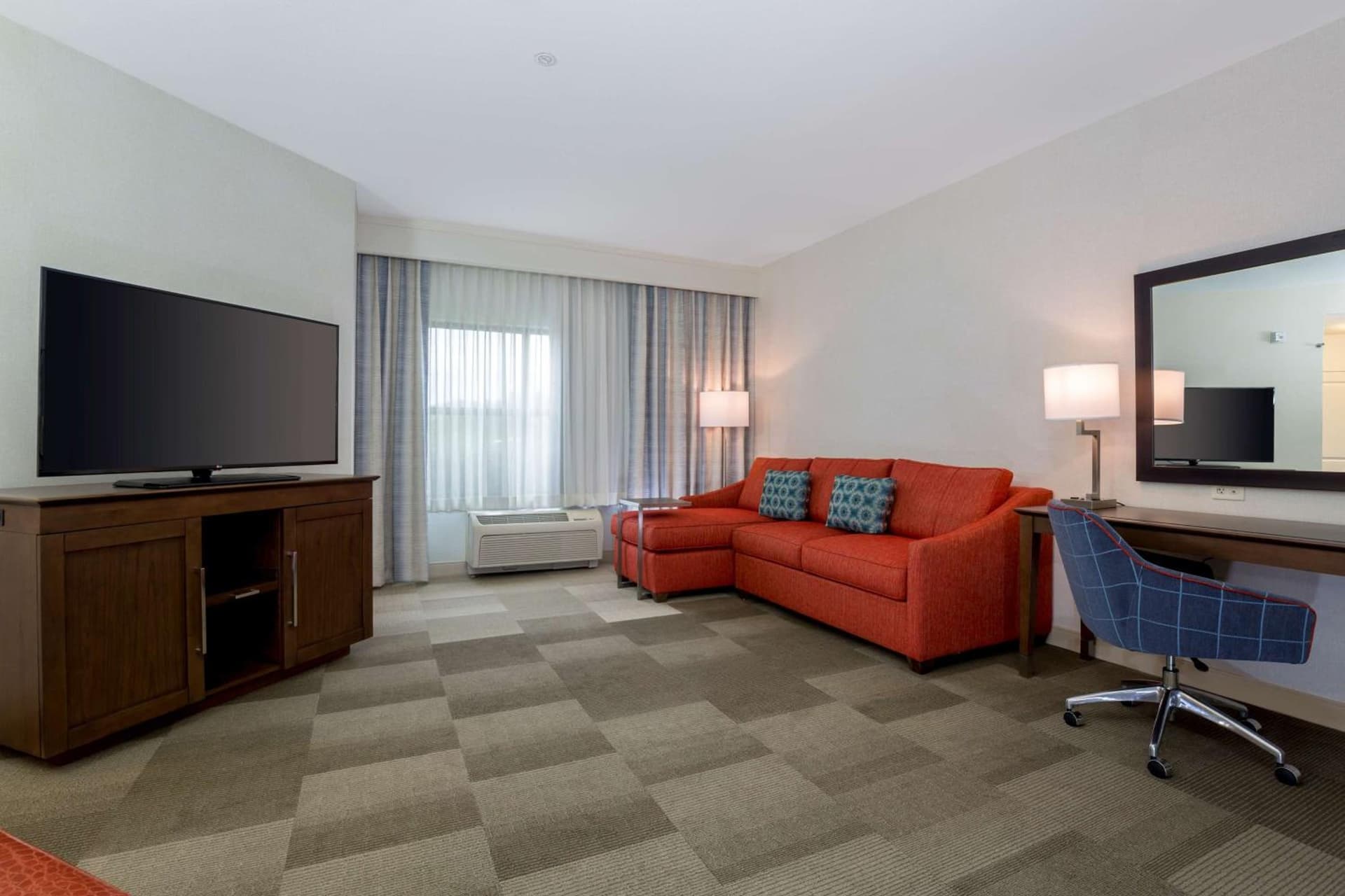 Hampton Inn & Suites San Diego-Poway interior in Poway, CA — gallery photo 2