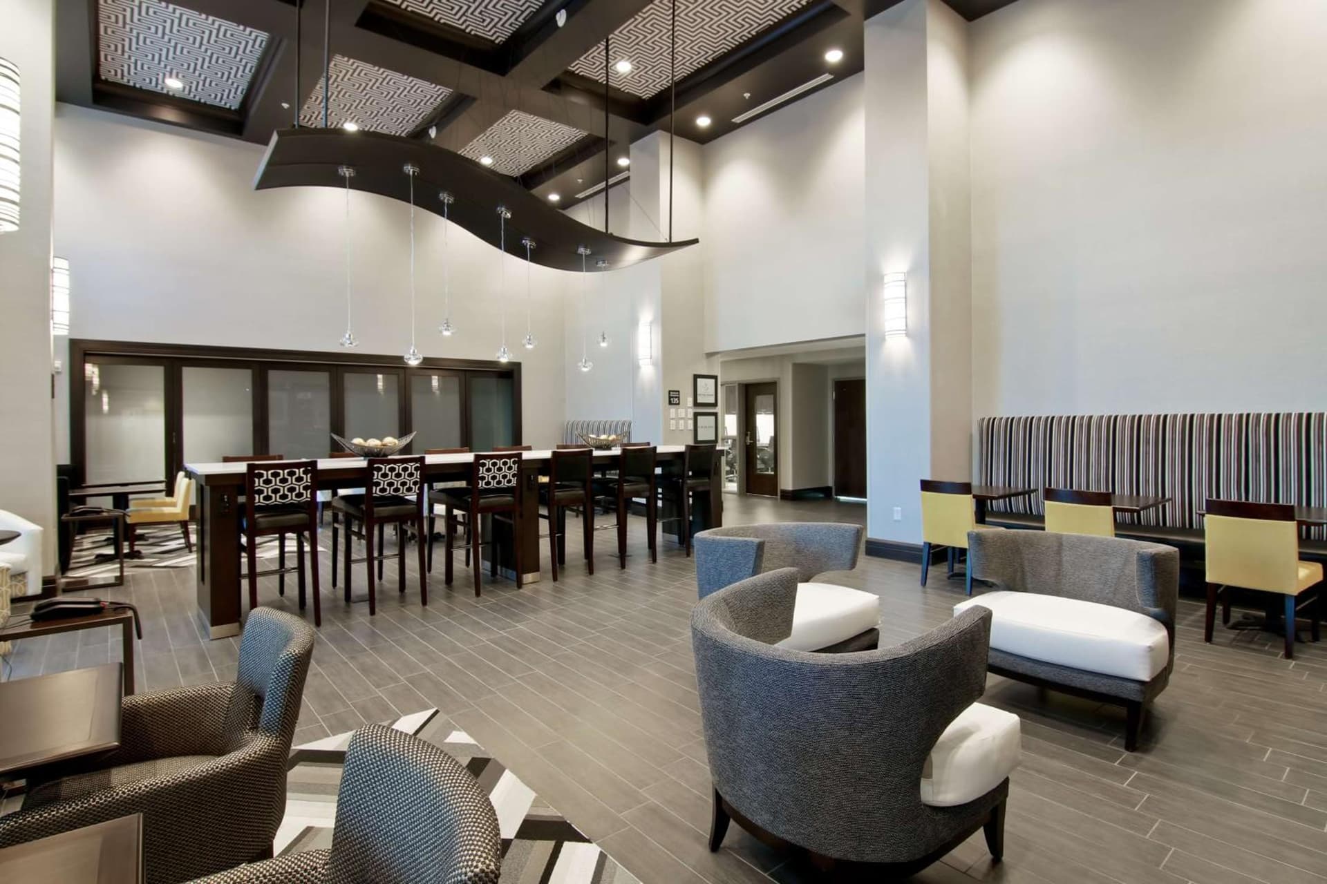 Hampton Inn & Suites Bellevue Downtown/Seattle gallery photo in Bellevue, WA — image 14