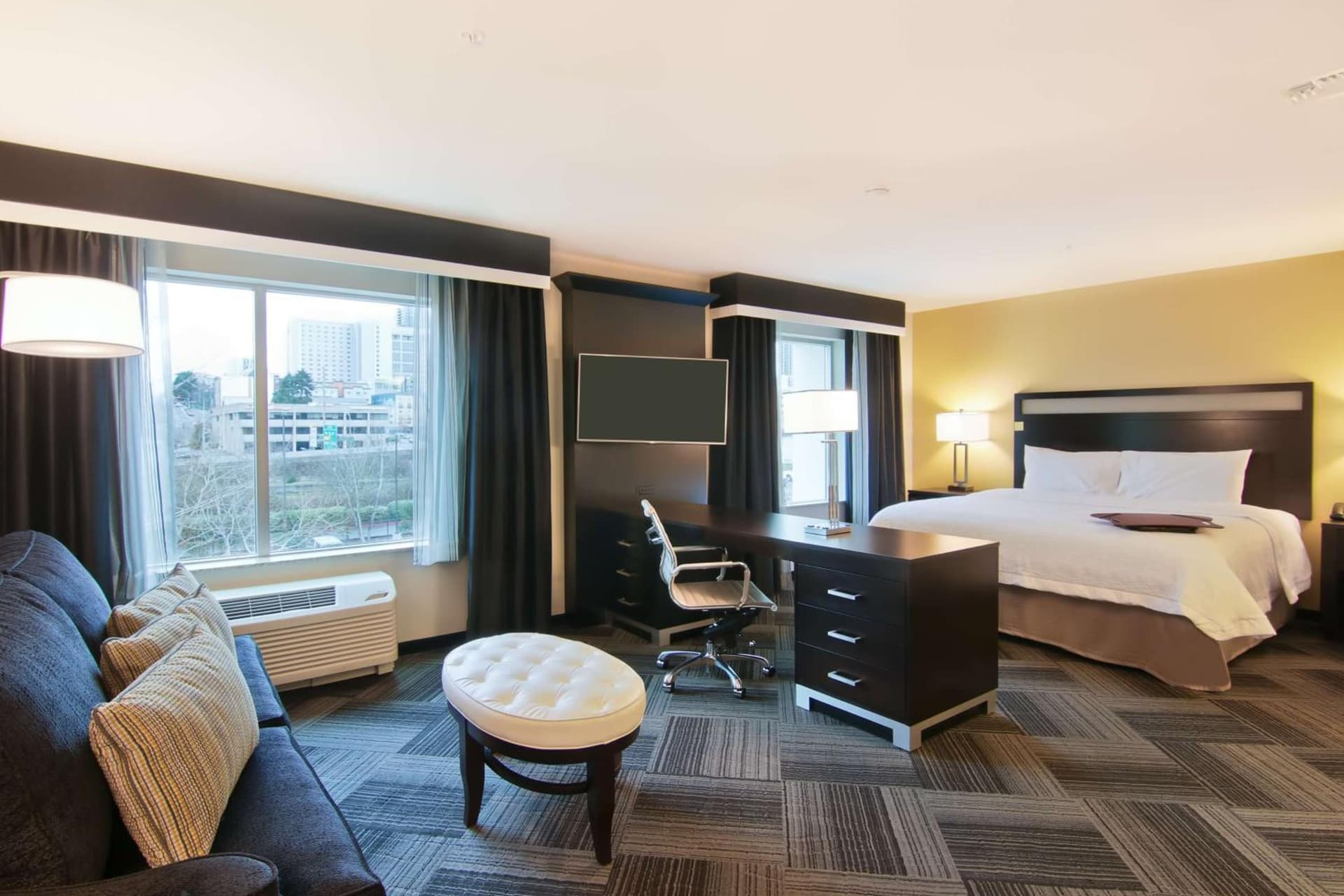 Hampton Inn & Suites Bellevue Downtown/Seattle gallery photo in Bellevue, WA — image 18
