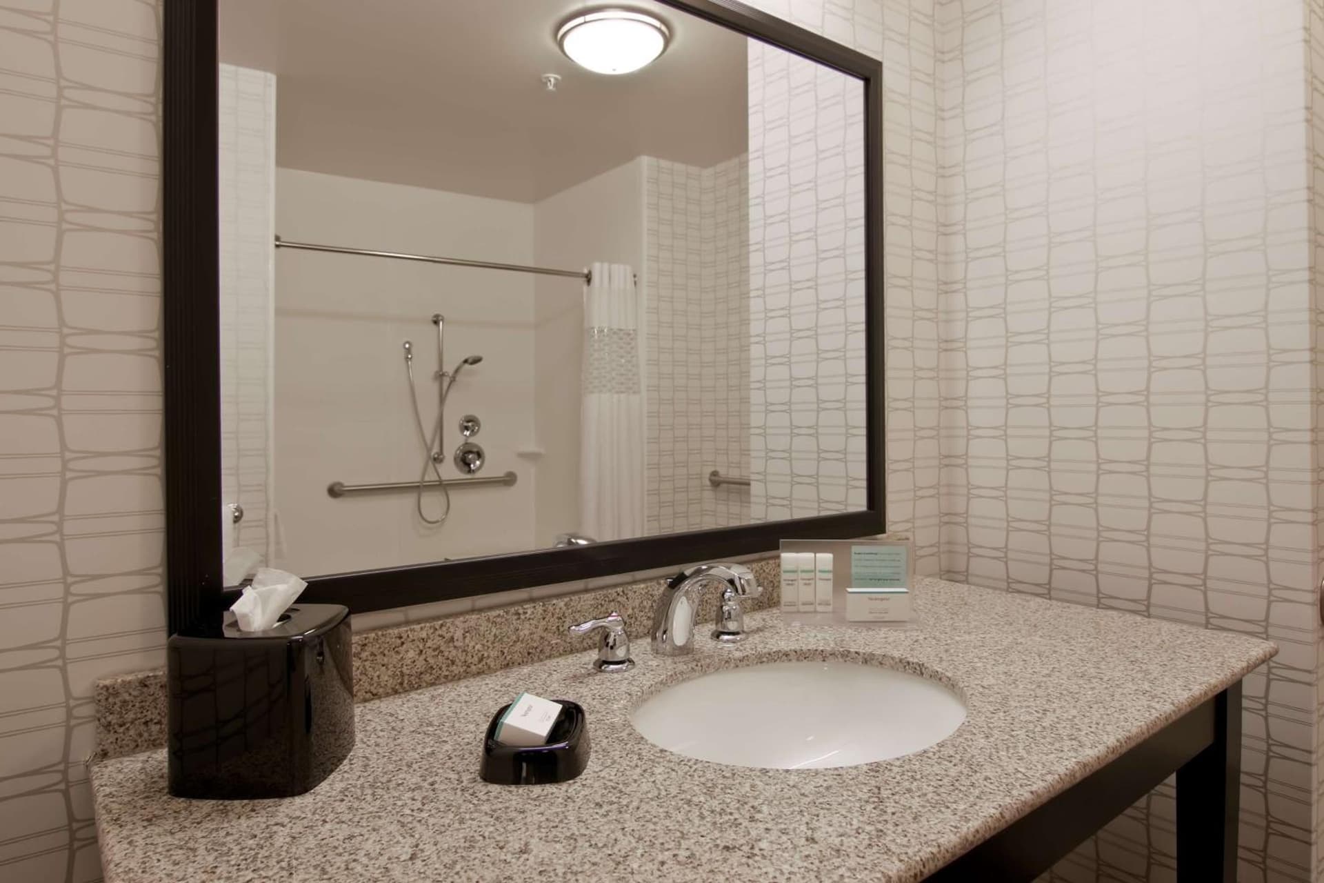 Hampton Inn & Suites Bellevue Downtown/Seattle gallery photo in Bellevue, WA — image 34