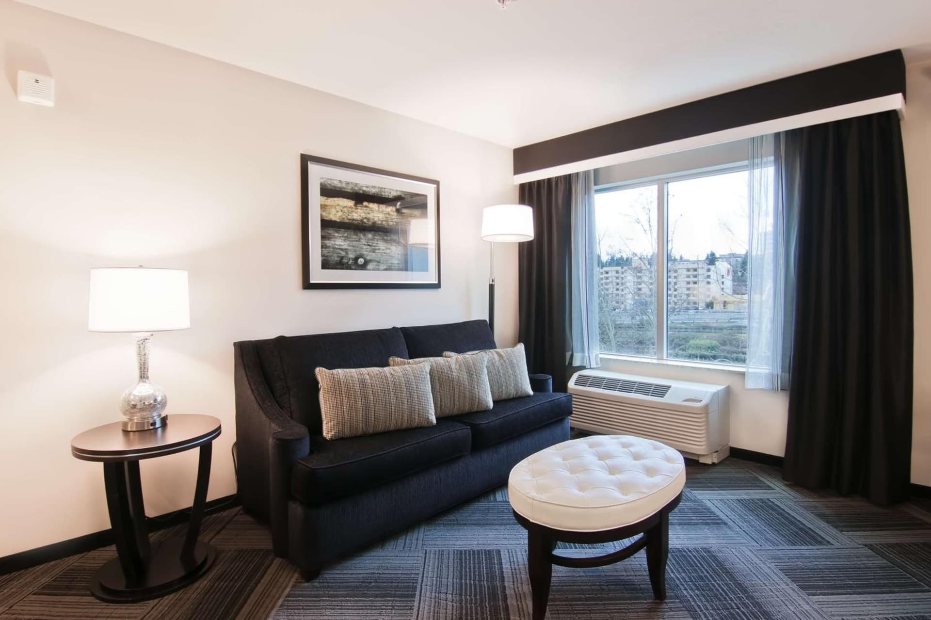 Hampton Inn & Suites Bellevue Downtown/Seattle gallery photo in Bellevue, WA — image 6
