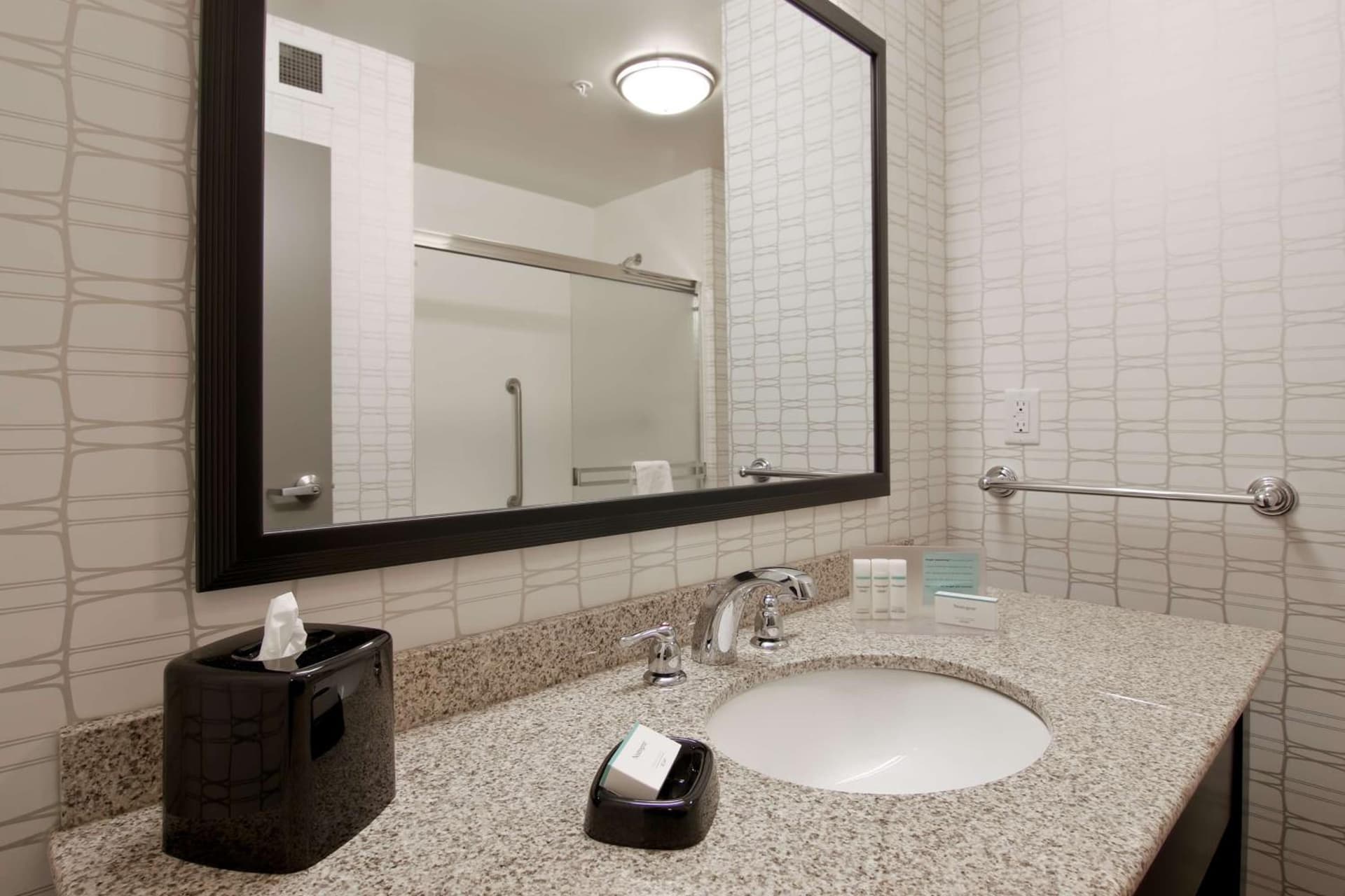 Hampton Inn & Suites Bellevue Downtown/Seattle gallery photo in Bellevue, WA — image 32