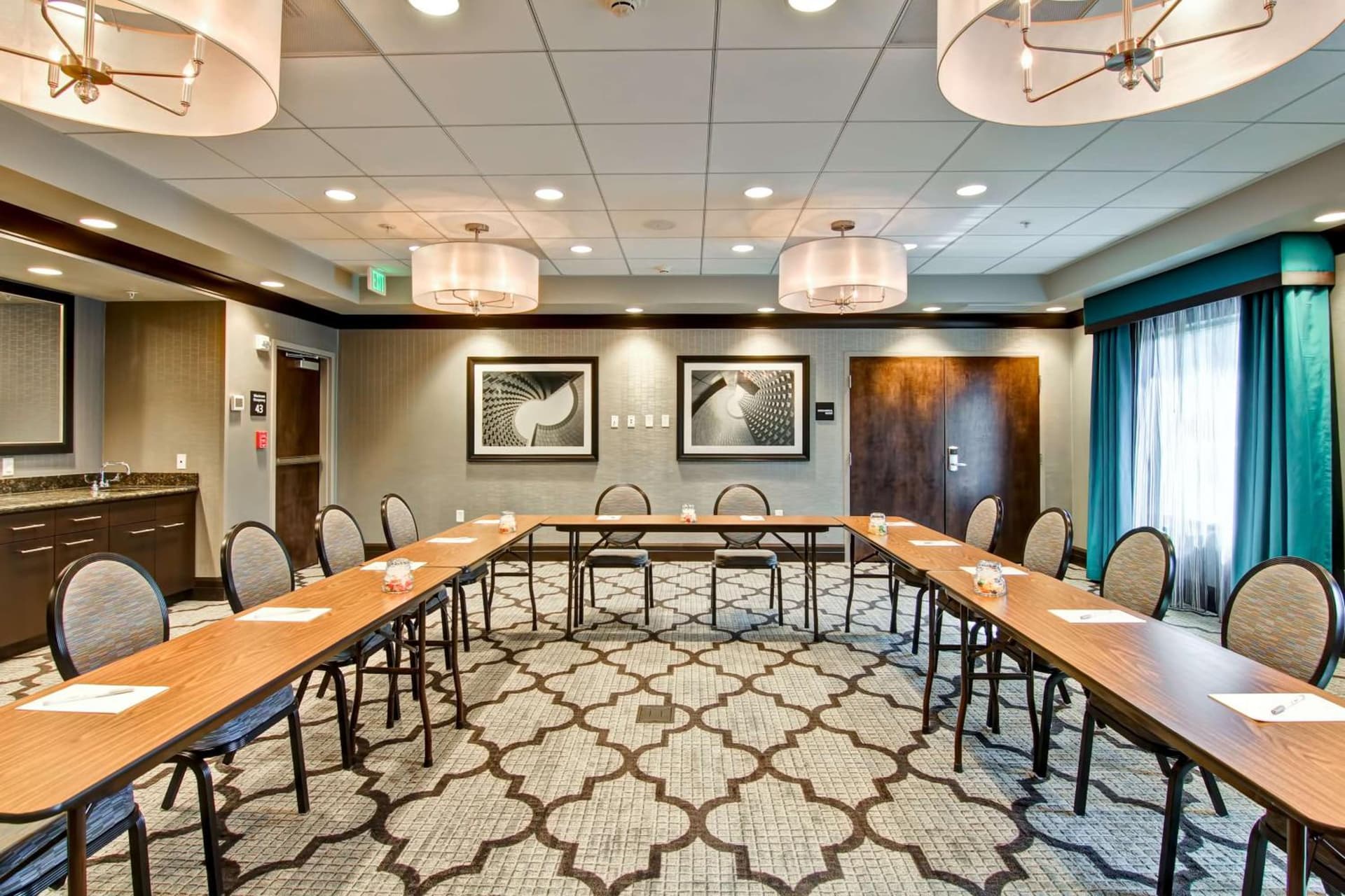 Hampton Inn & Suites Bellevue Downtown/Seattle gallery photo in Bellevue, WA — image 21