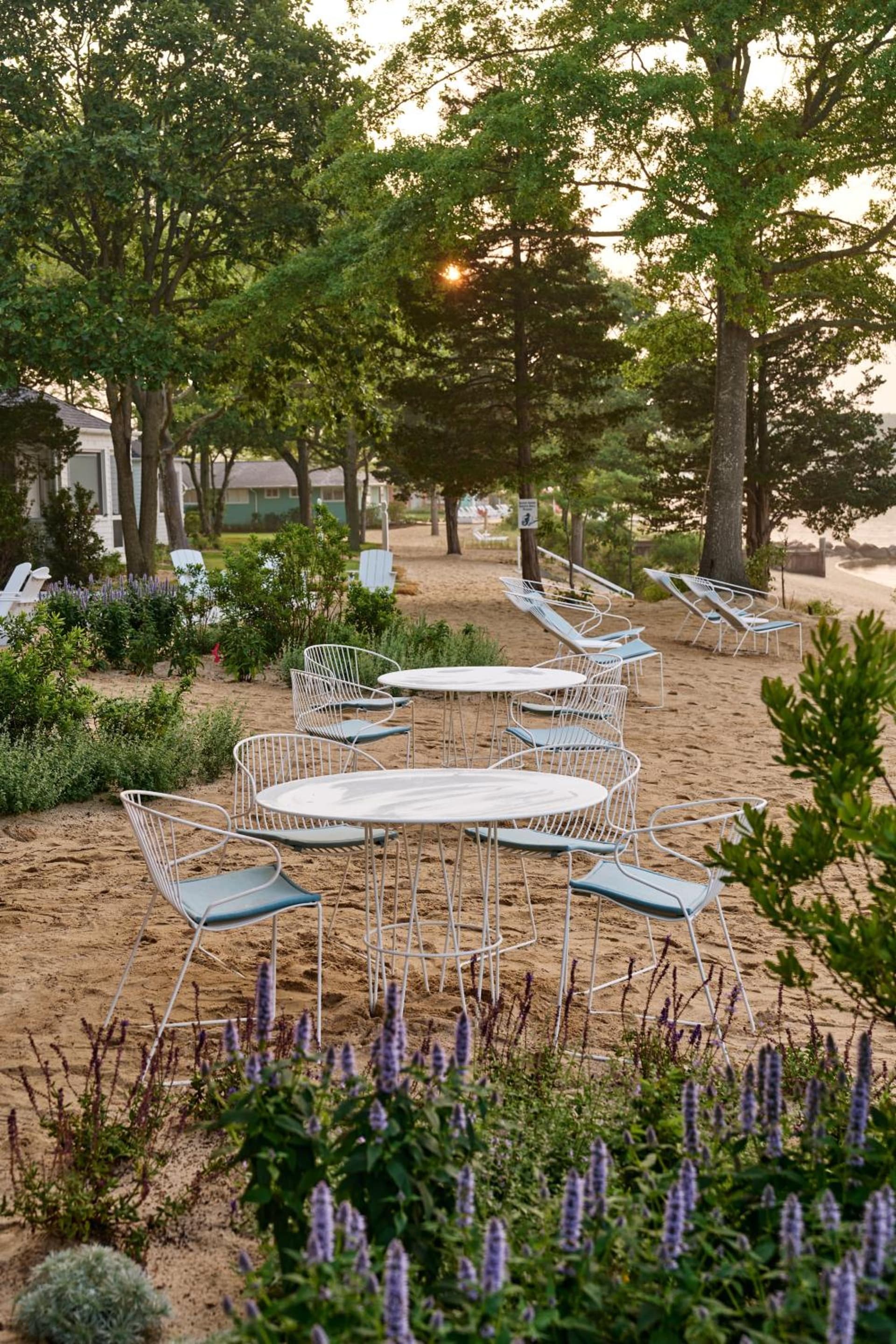 Silver Sands Motel & Beach Bungalows gallery photo in Greenport, NY — image 23