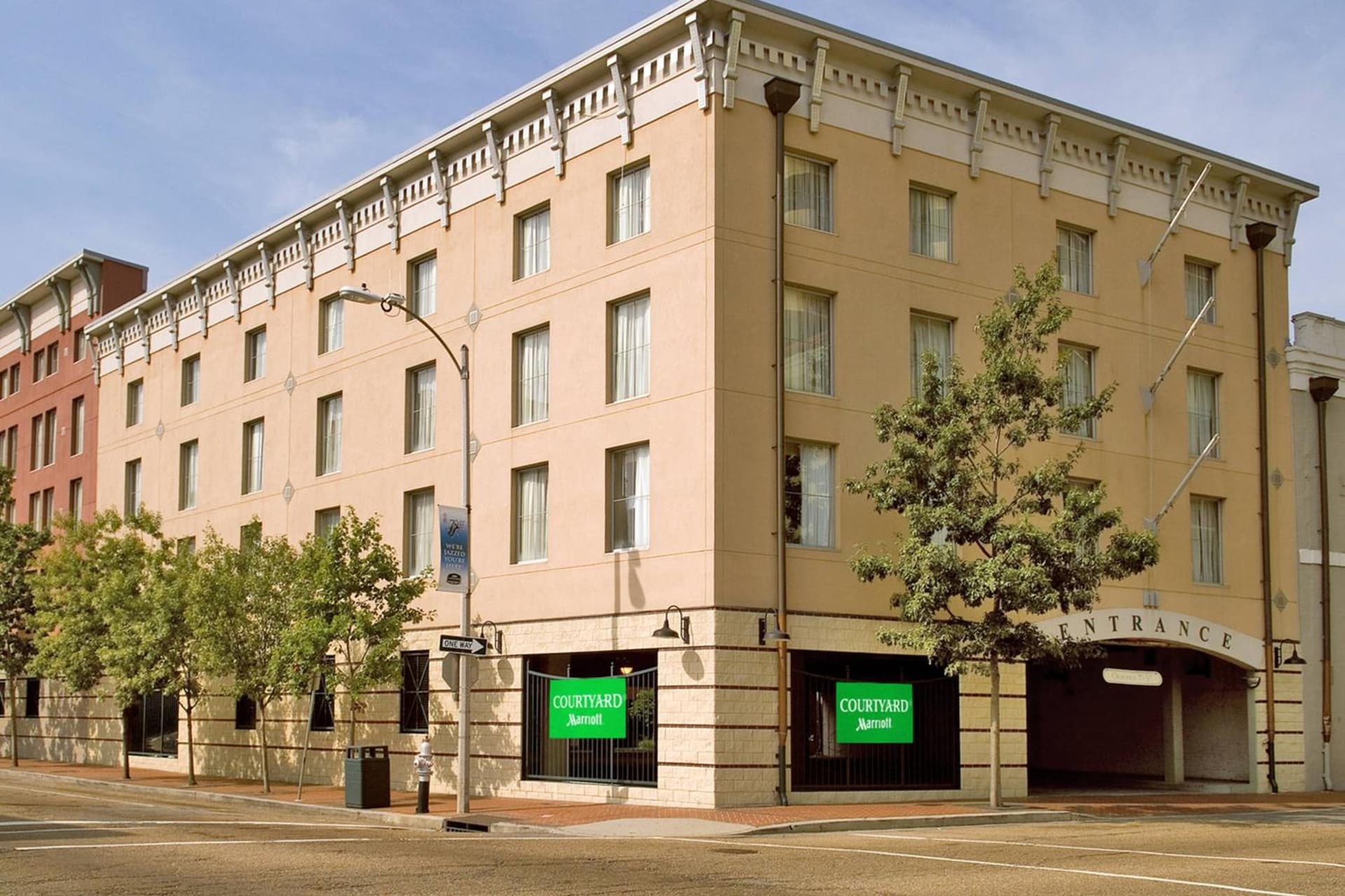 Courtyard by Marriott New Orleans Warehouse Arts District featured exterior or lobby in New Orleans, LA — similar hotel