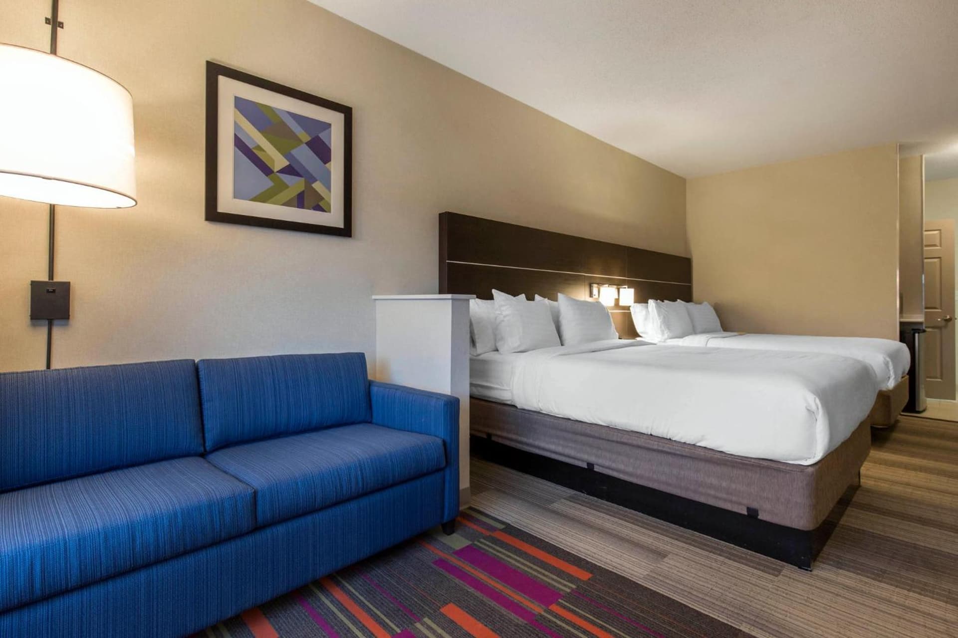 Holiday Inn Express & Suites Chicago West - St Charles by IHG gallery photo in Saint Charles, IL — image 10