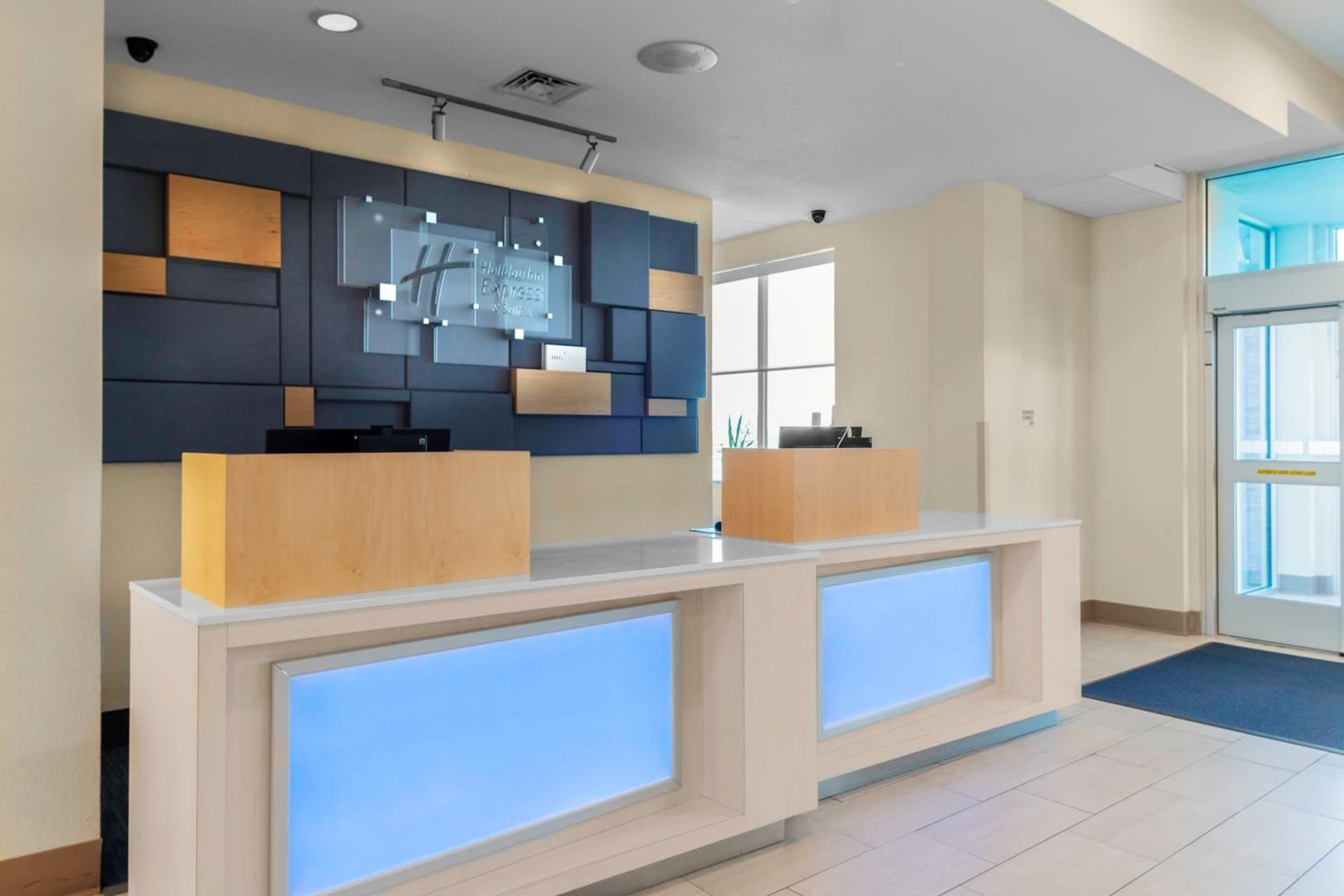 Holiday Inn Express & Suites Leander by IHG interior in Leander, TX — gallery photo 2