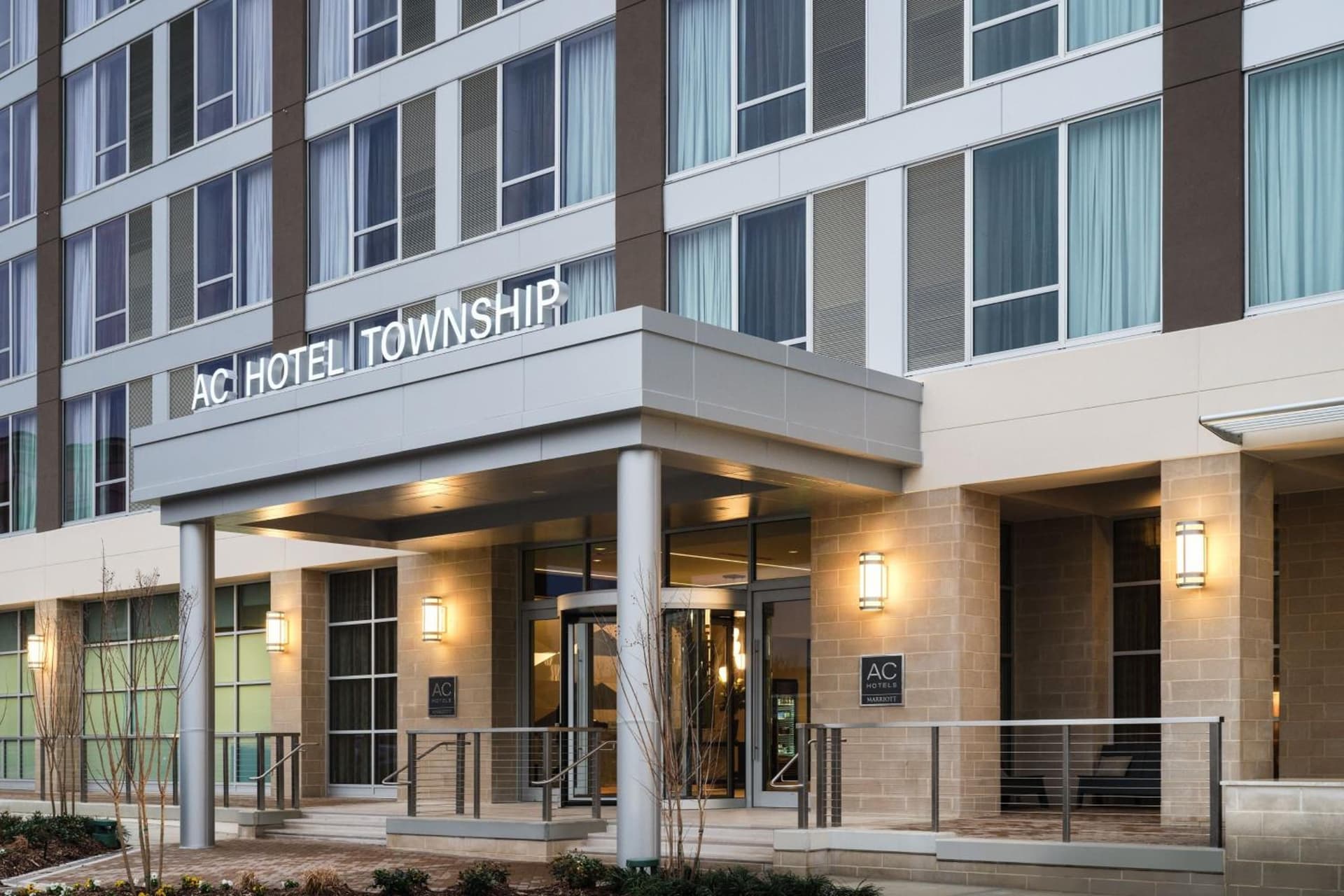 AC Hotel by Marriott Jackson Ridgeland property views in Ridgeland, MS — gallery photo 3