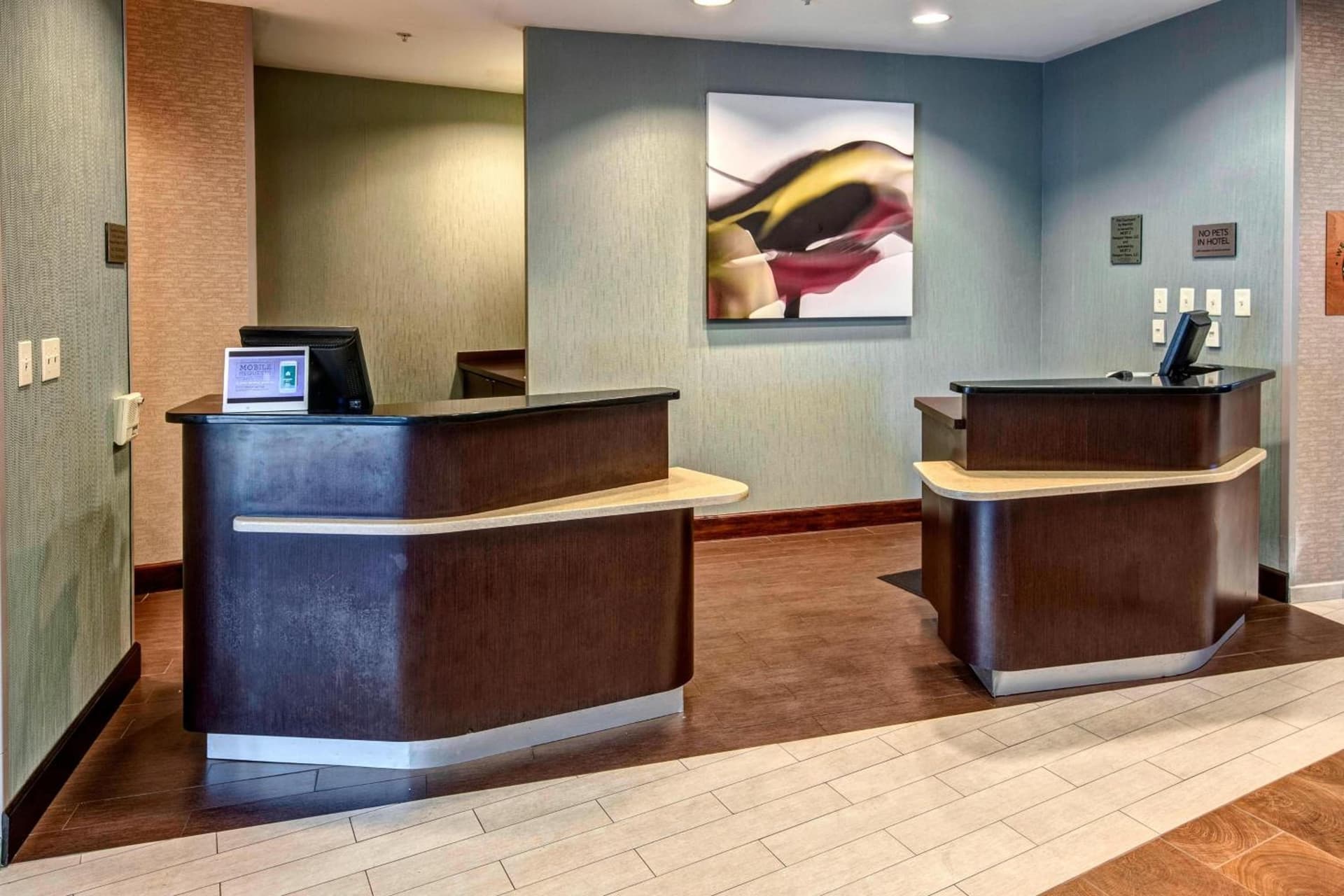 Courtyard Newport News Airport interior in Newport News, VA — gallery photo 2