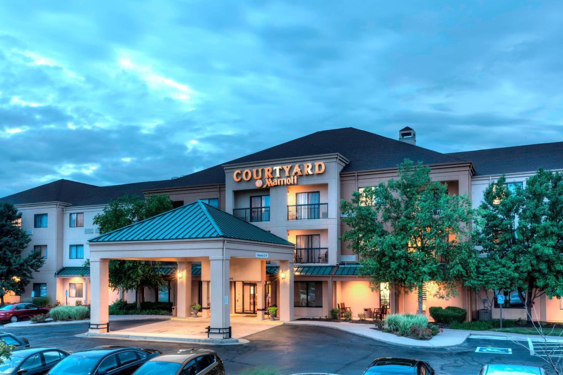 Courtyard by Marriott Wichita East interior in Wichita, KS — gallery photo 2