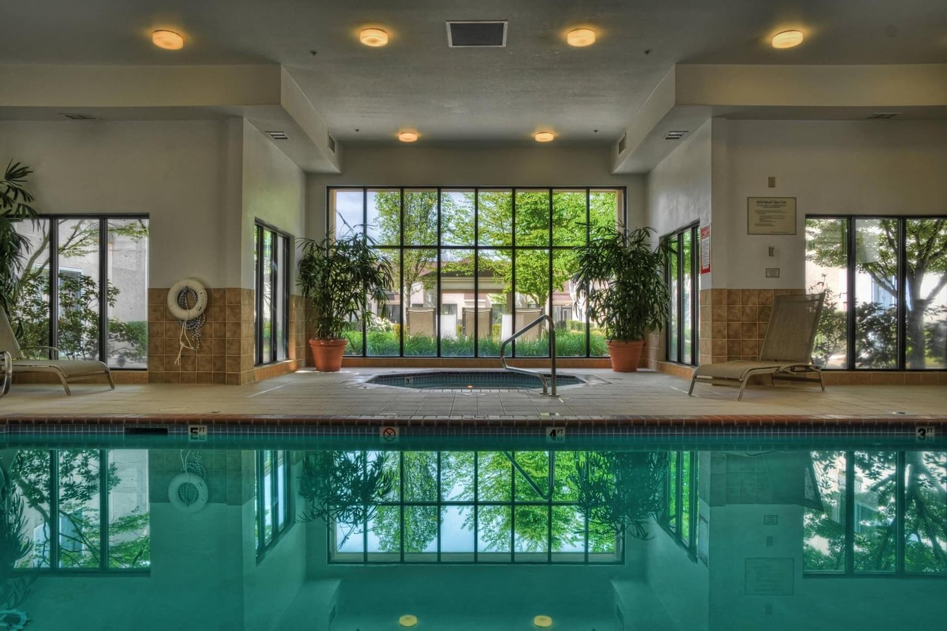 Courtyard by Marriott Eugene Springfield interior in Springfield, OR — gallery photo 2