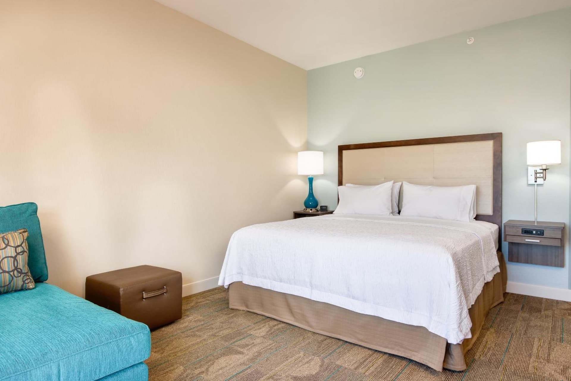 Hampton Inn and Suites Clearwater Beach property views in Clearwater Beach, FL — gallery photo 3